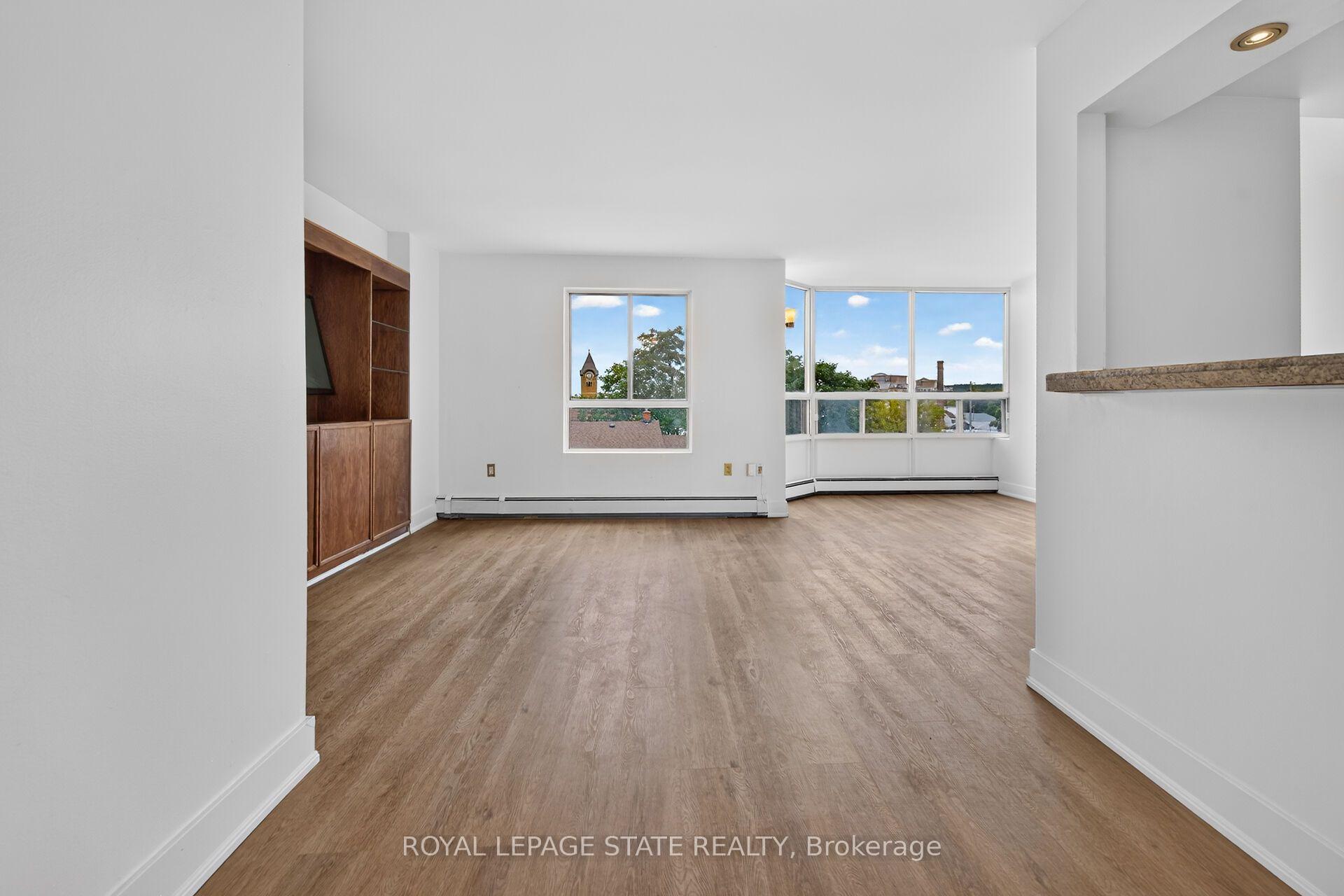 Photo 7 of Unit 409, 10 John Street W, Hamilton, Dundas — HOMEH