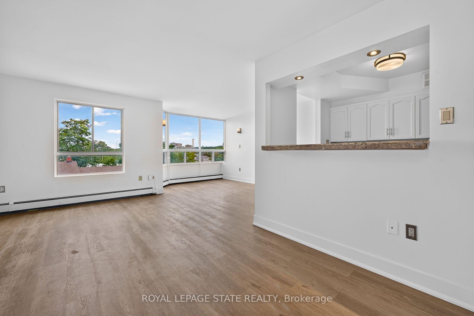 Photo 8 of Unit 409, 10 John Street W, Hamilton, Dundas — HOMEH