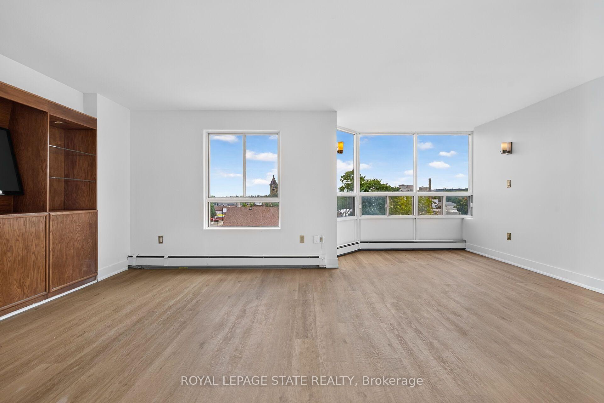 Photo 9 of Unit 409, 10 John Street W, Hamilton, Dundas — HOMEH