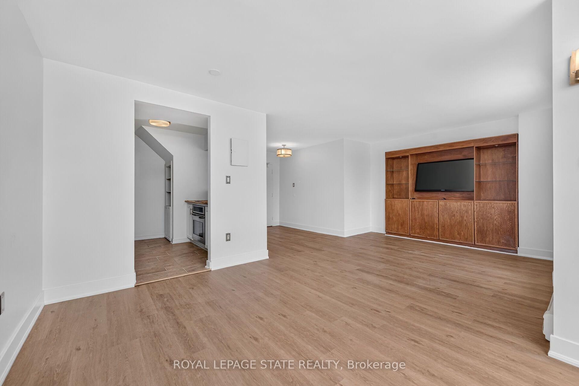 Photo 17 of Unit 409, 10 John Street W, Hamilton, Dundas — HOMEH