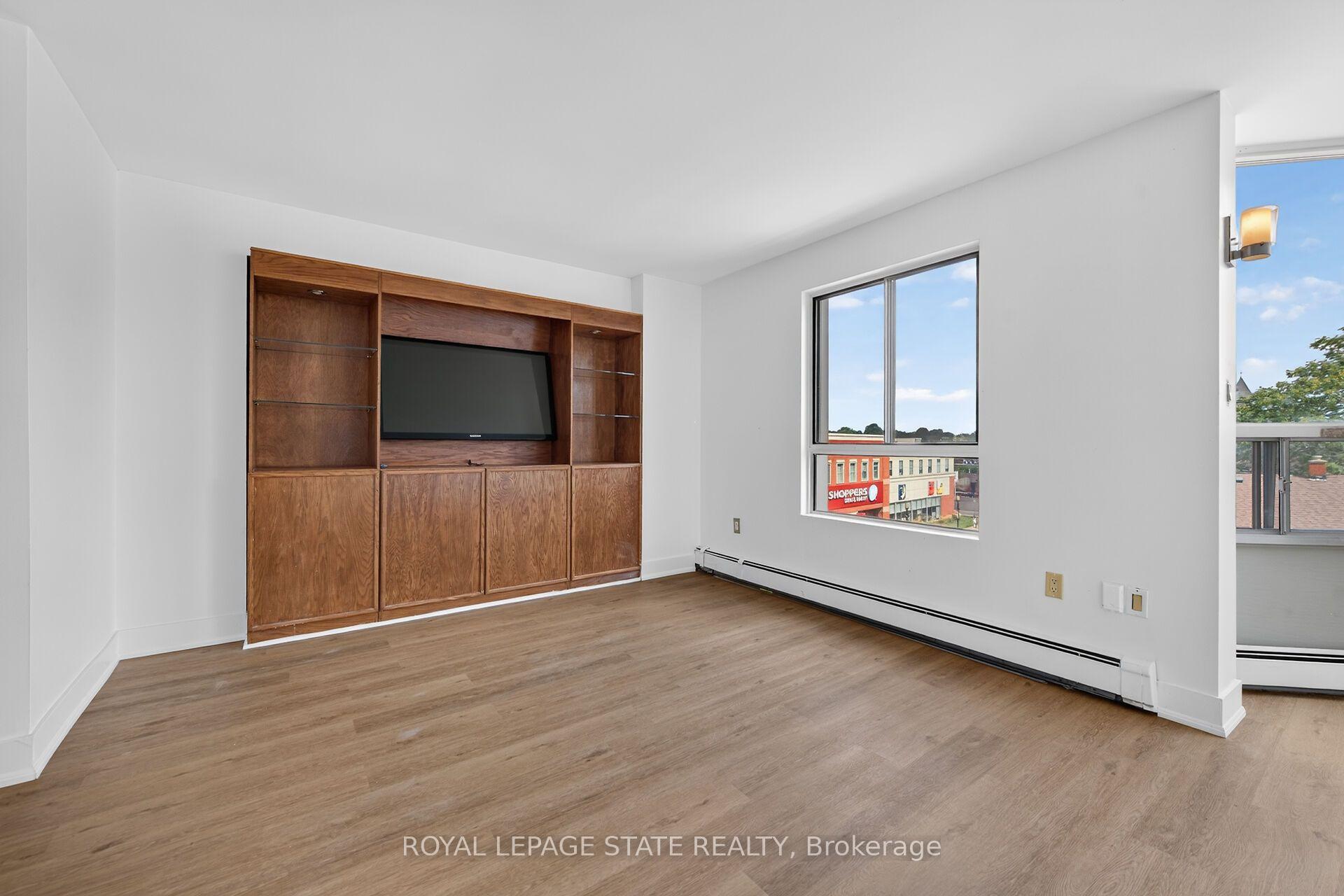 Photo 24 of Unit 409, 10 John Street W, Hamilton, Dundas — HOMEH