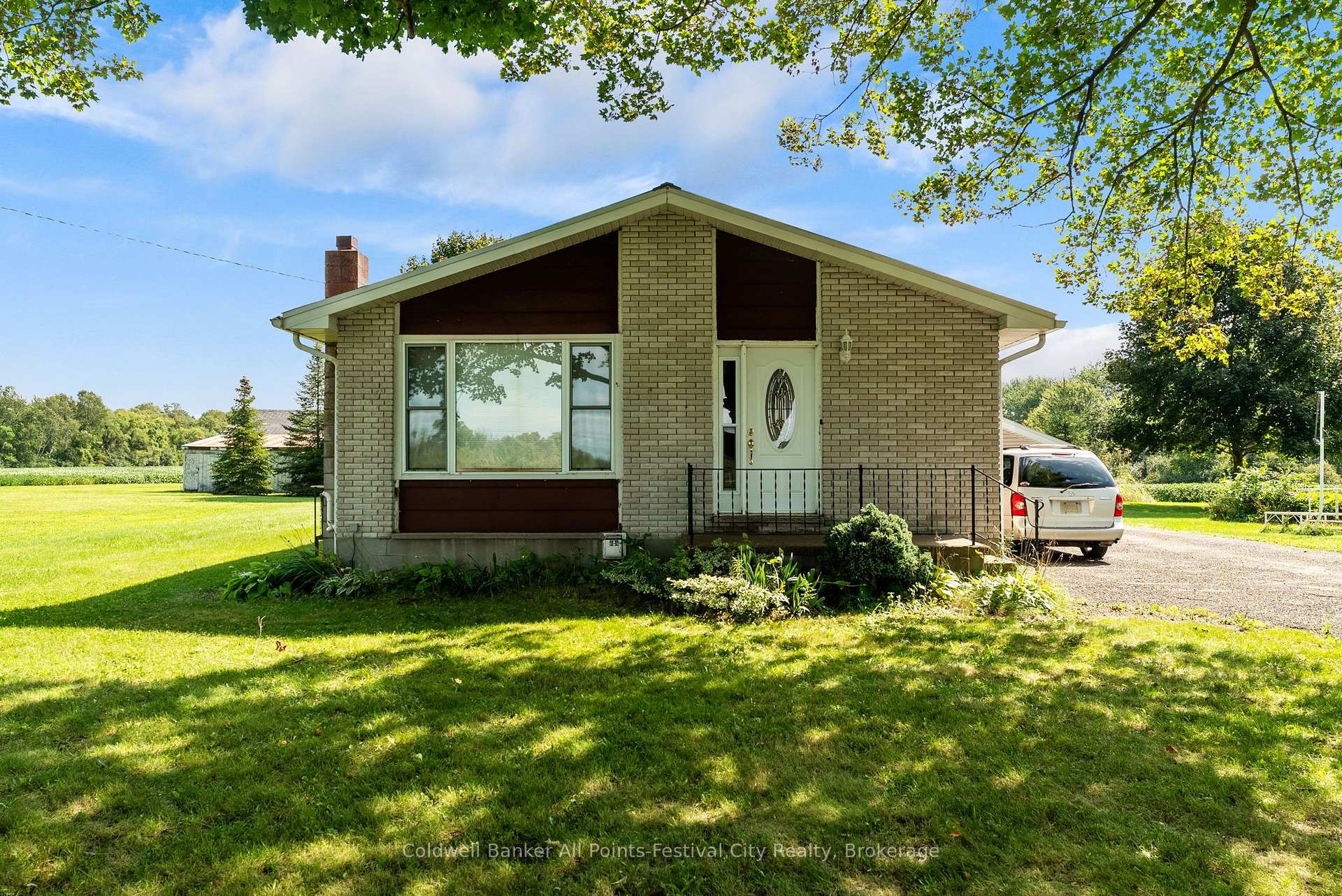 Photo 4 of 79324 Bluewater Highway, Central Huron, Goderich — HOMEH