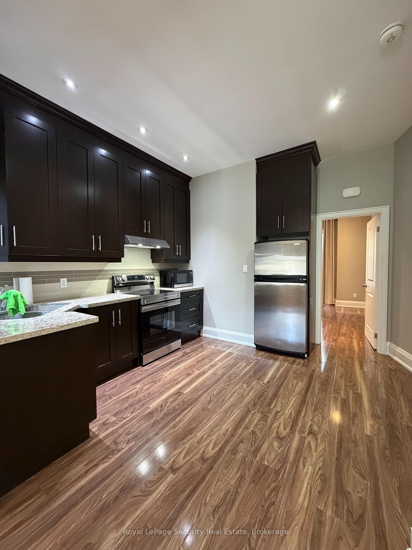 Photo 5 of 15 Coolmine Road, Toronto, Little Portugal — HOMEH