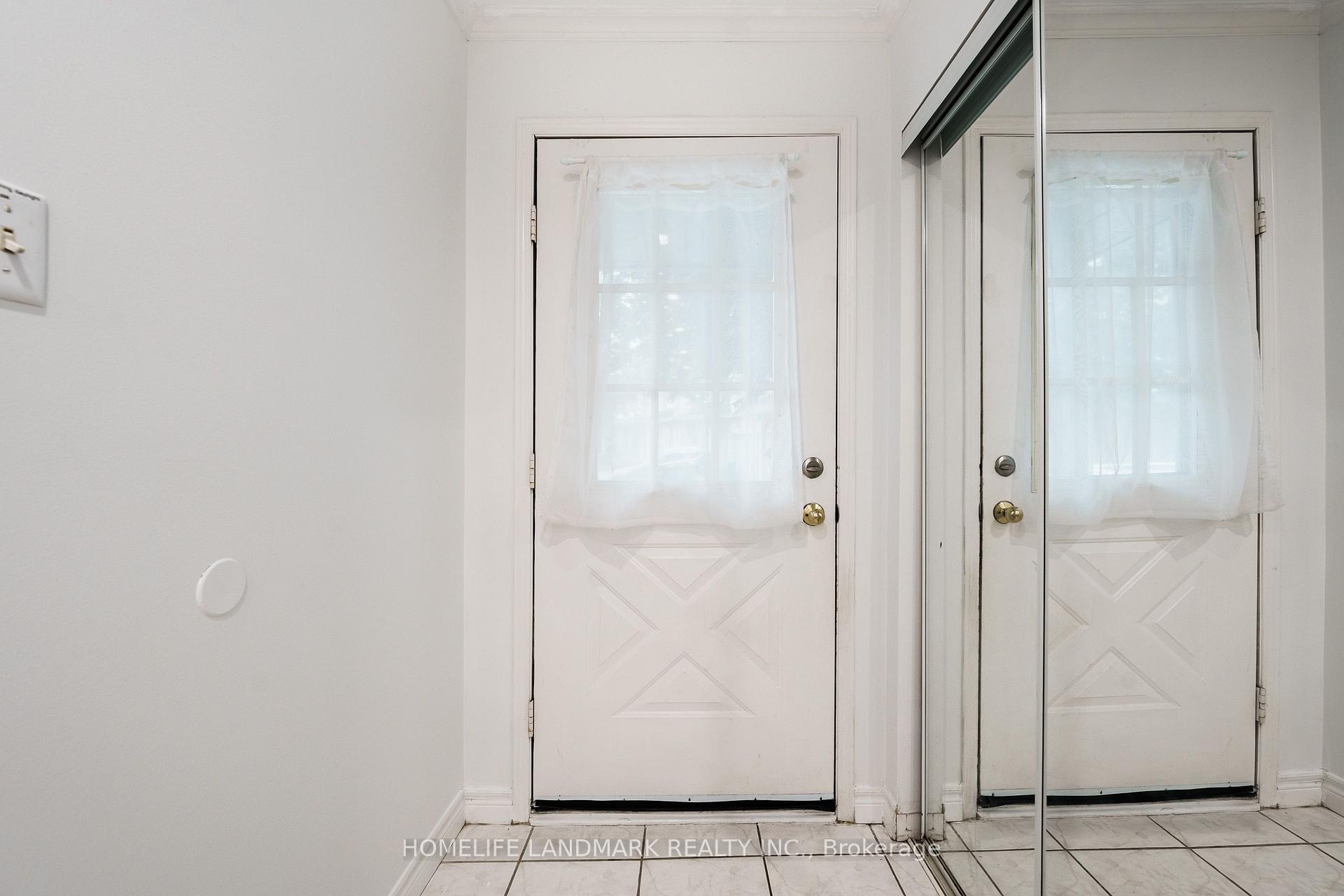 Photo 3 of Unit 103, 2945 Thomas Street, Mississauga, Central Erin Mills — HOMEH