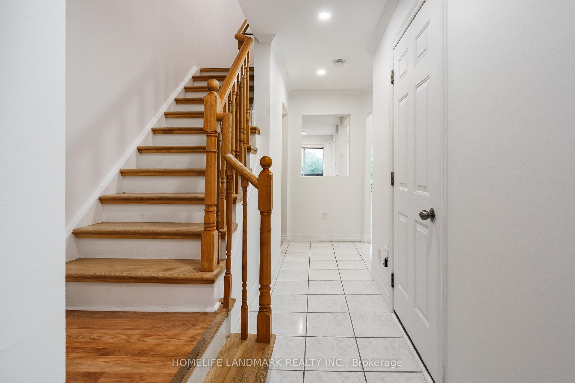 Photo 4 of Unit 103, 2945 Thomas Street, Mississauga, Central Erin Mills — HOMEH