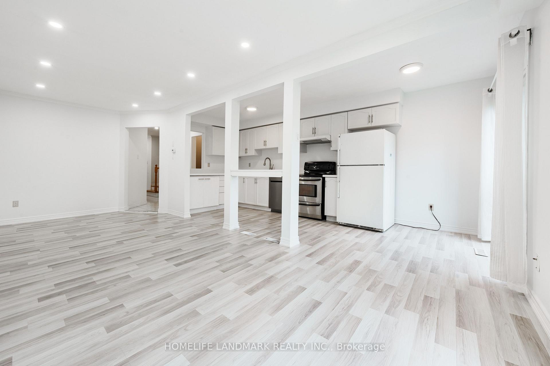 Photo 5 of Unit 103, 2945 Thomas Street, Mississauga, Central Erin Mills — HOMEH