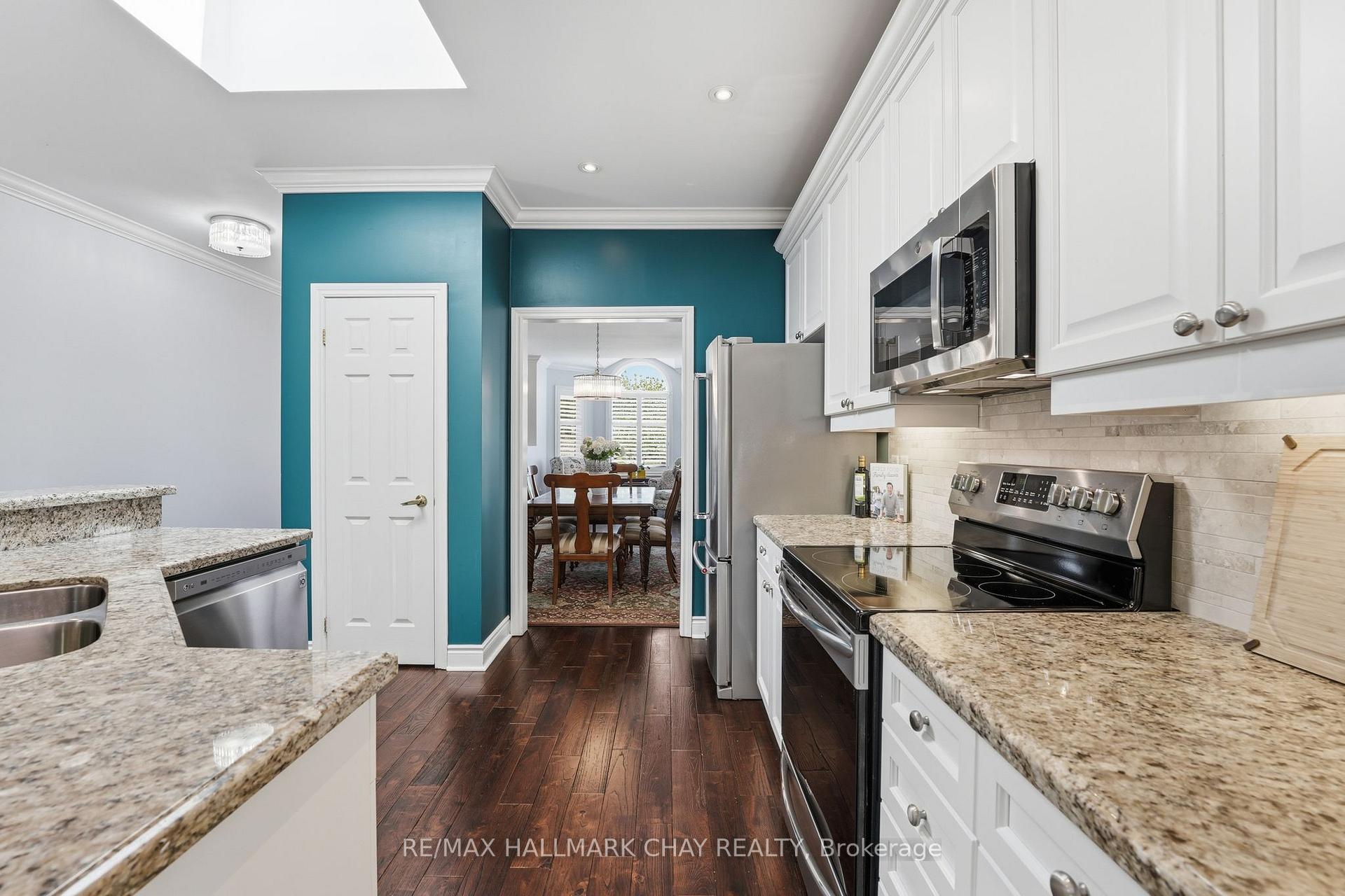 Photo 5 of 50 Thicketwood Avenue, Barrie, Painswick South — HOMEH