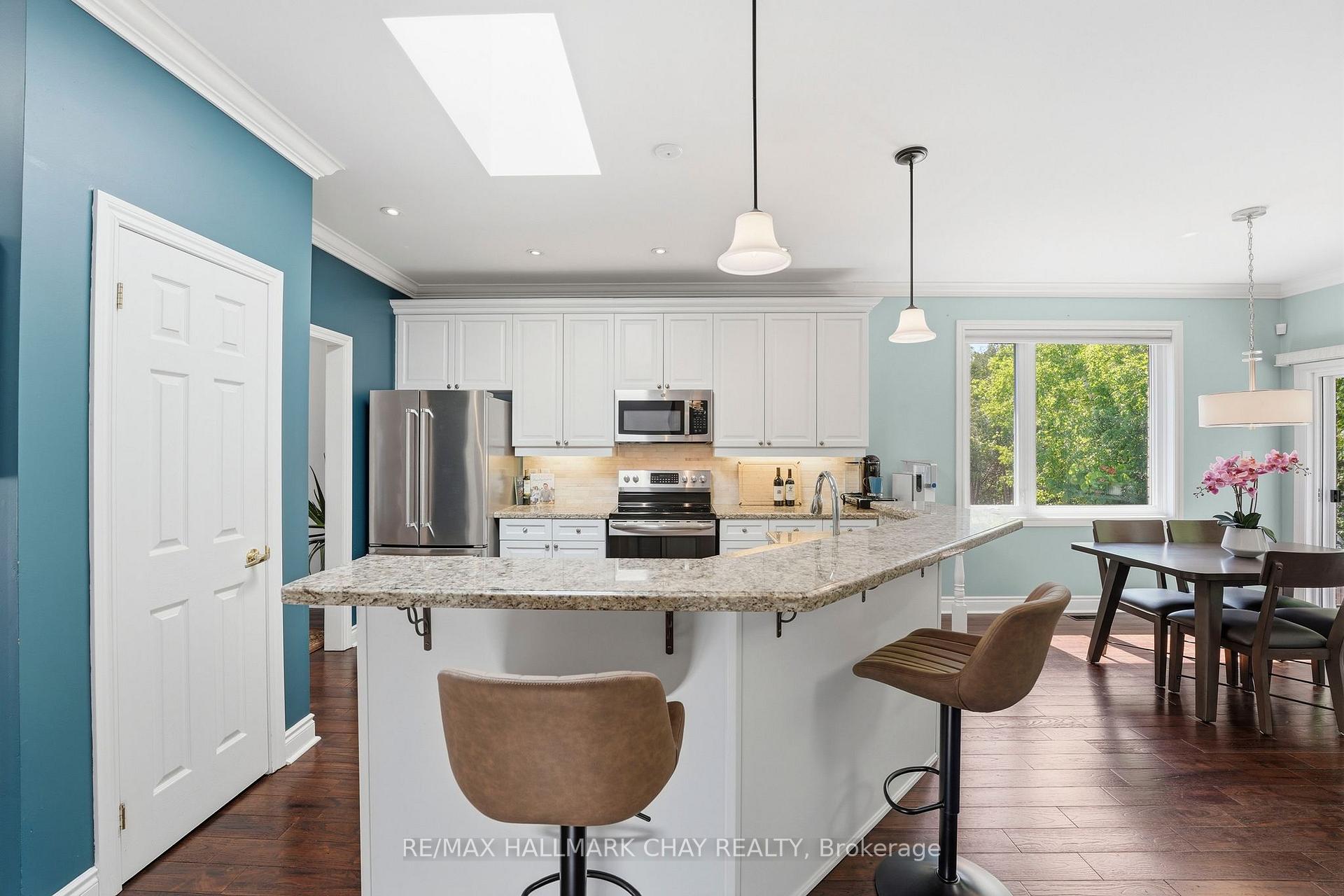 Photo 7 of 50 Thicketwood Avenue, Barrie, Painswick South — HOMEH