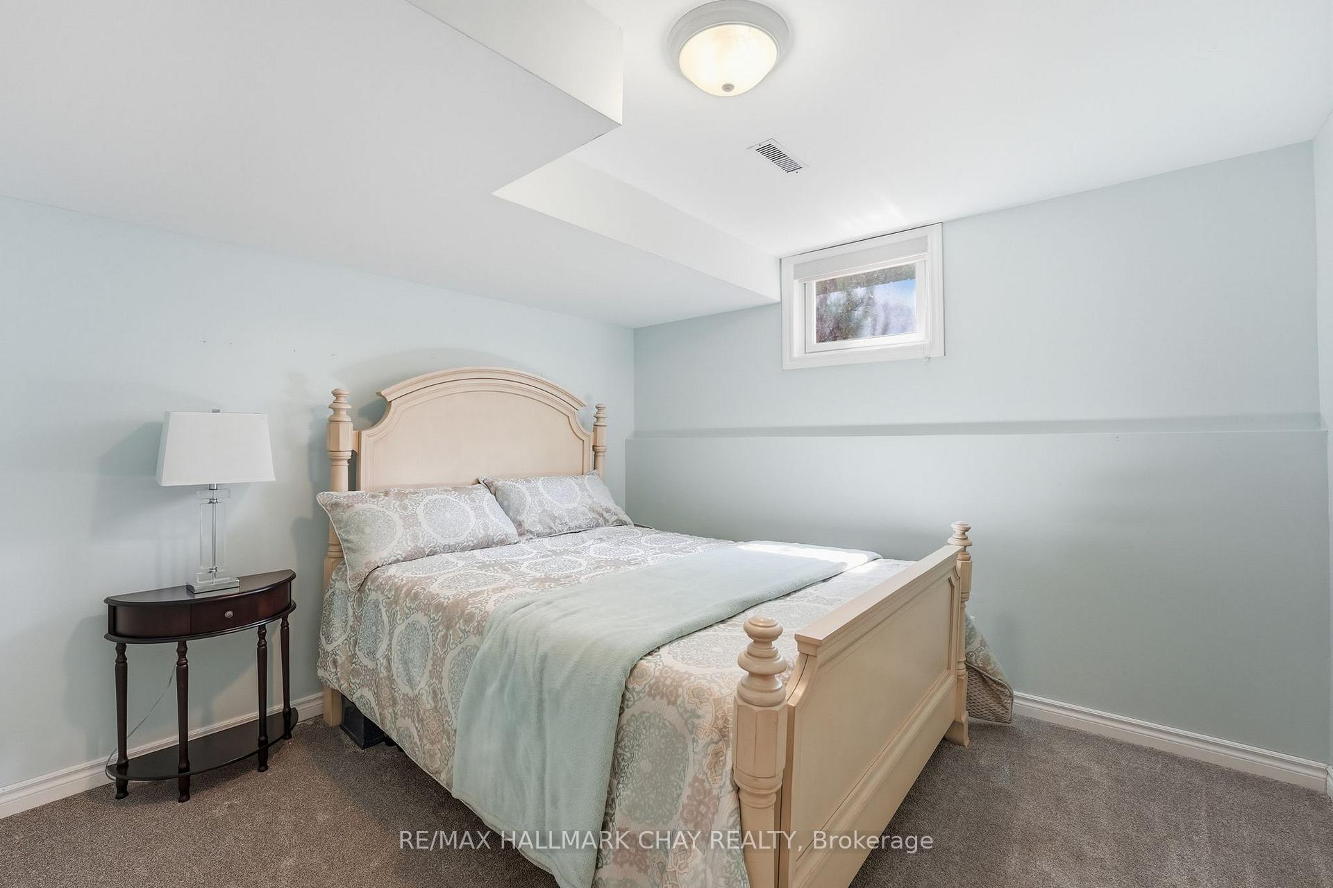 Photo 23 of 50 Thicketwood Avenue, Barrie, Painswick South — HOMEH