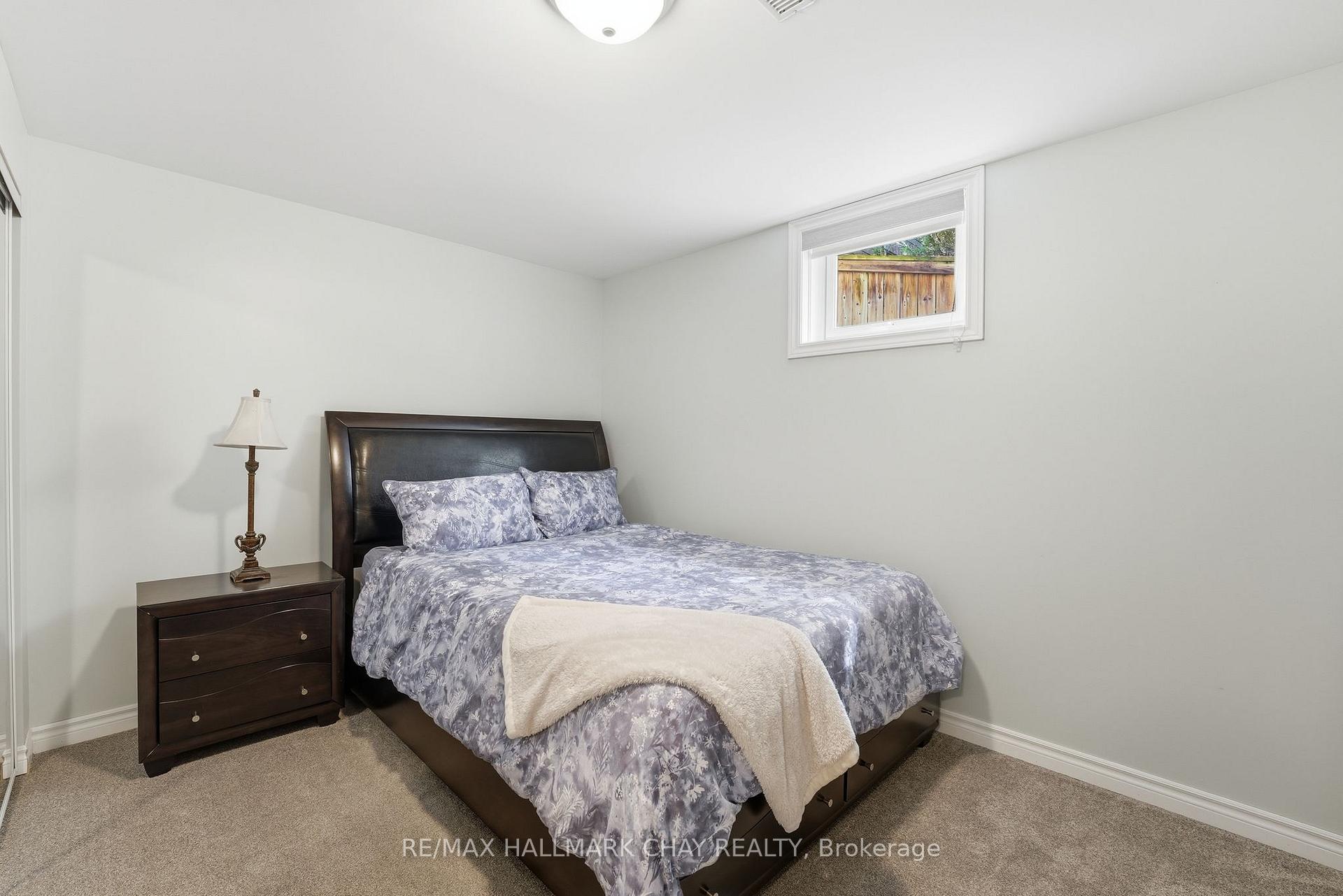 Photo 24 of 50 Thicketwood Avenue, Barrie, Painswick South — HOMEH