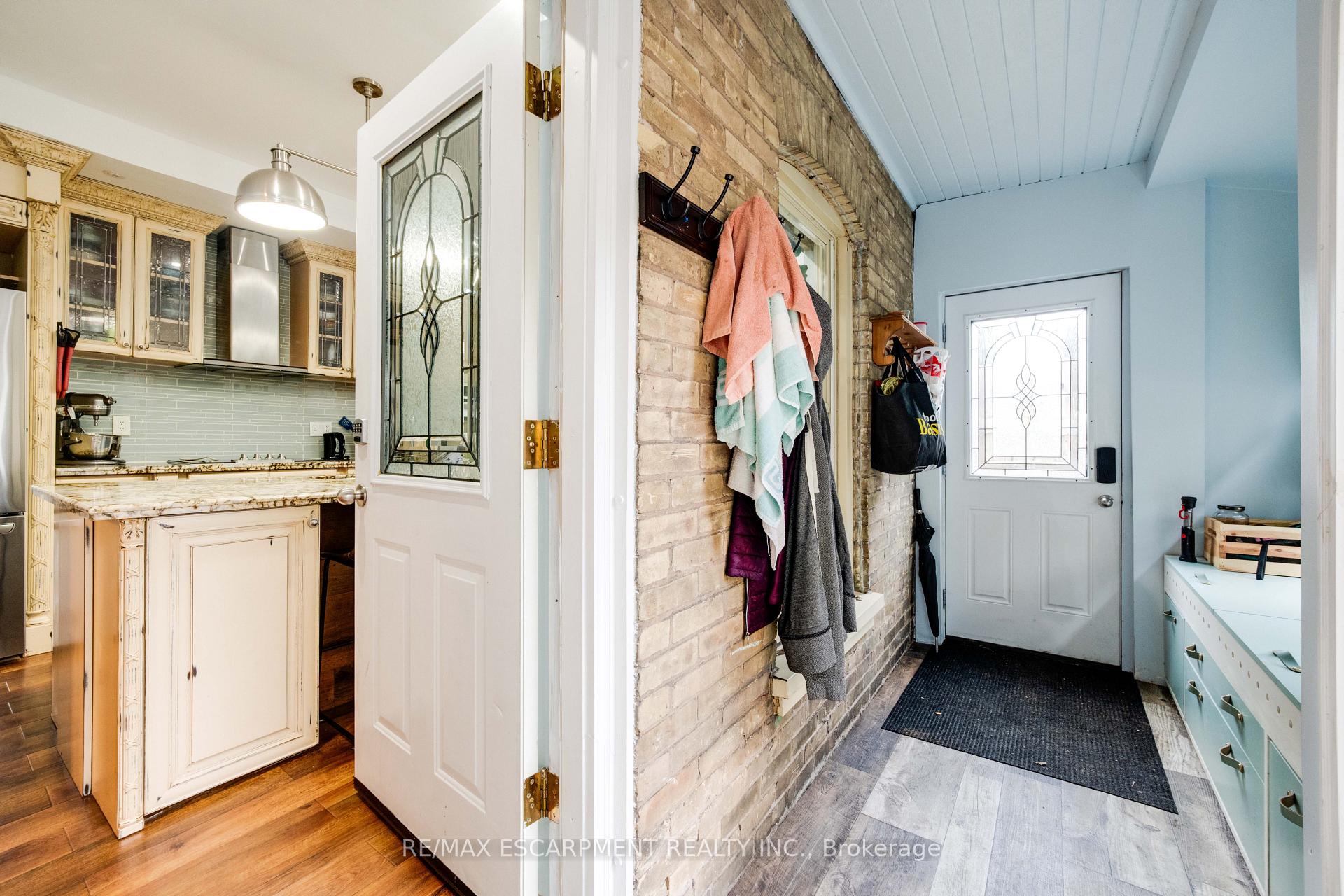 Photo 18 of 72 Pearl Street, Brantford, Downtown Core — HOMEH
