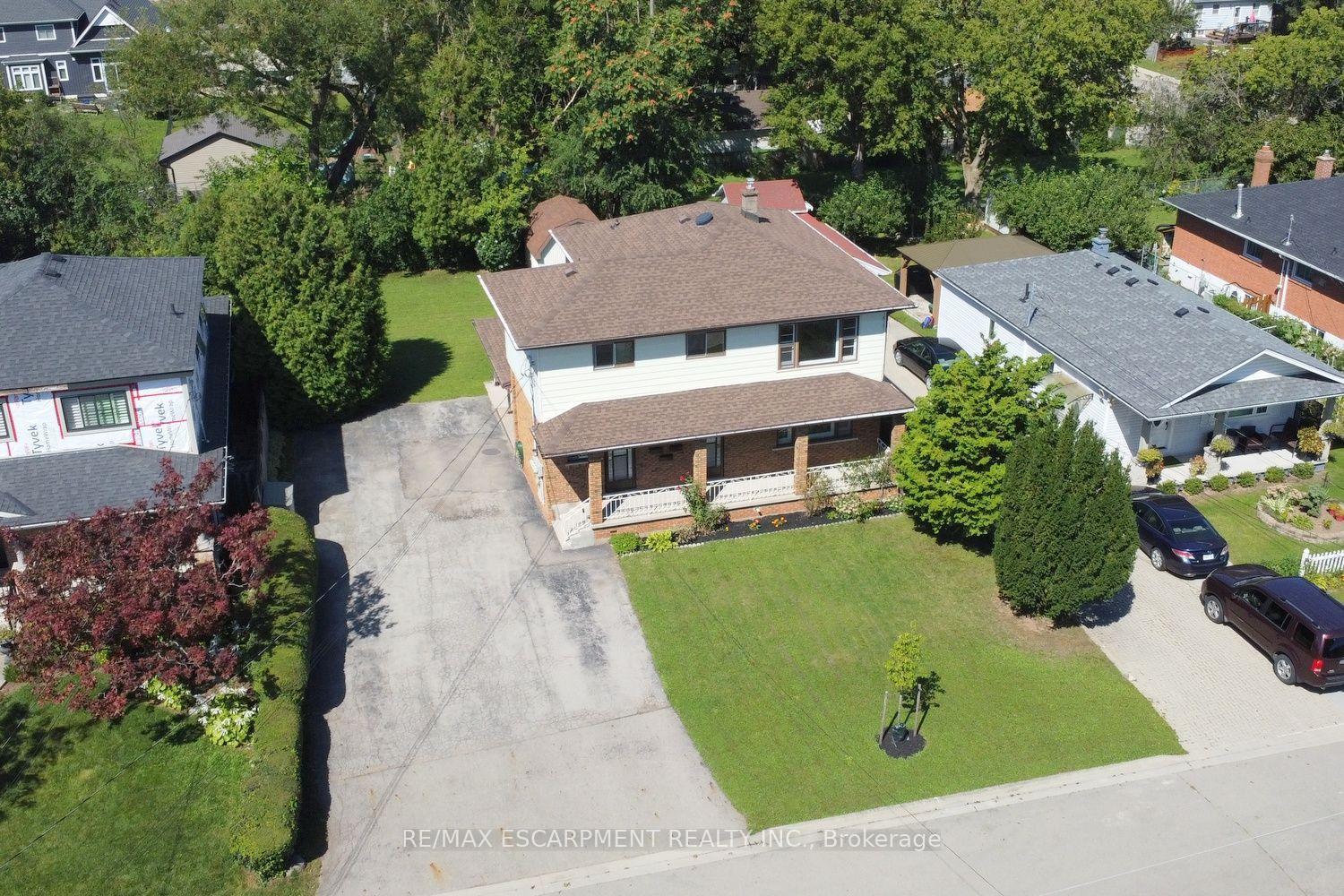 Photo 5 of 39 Chester Road, Hamilton, Stoney Creek — HOMEH