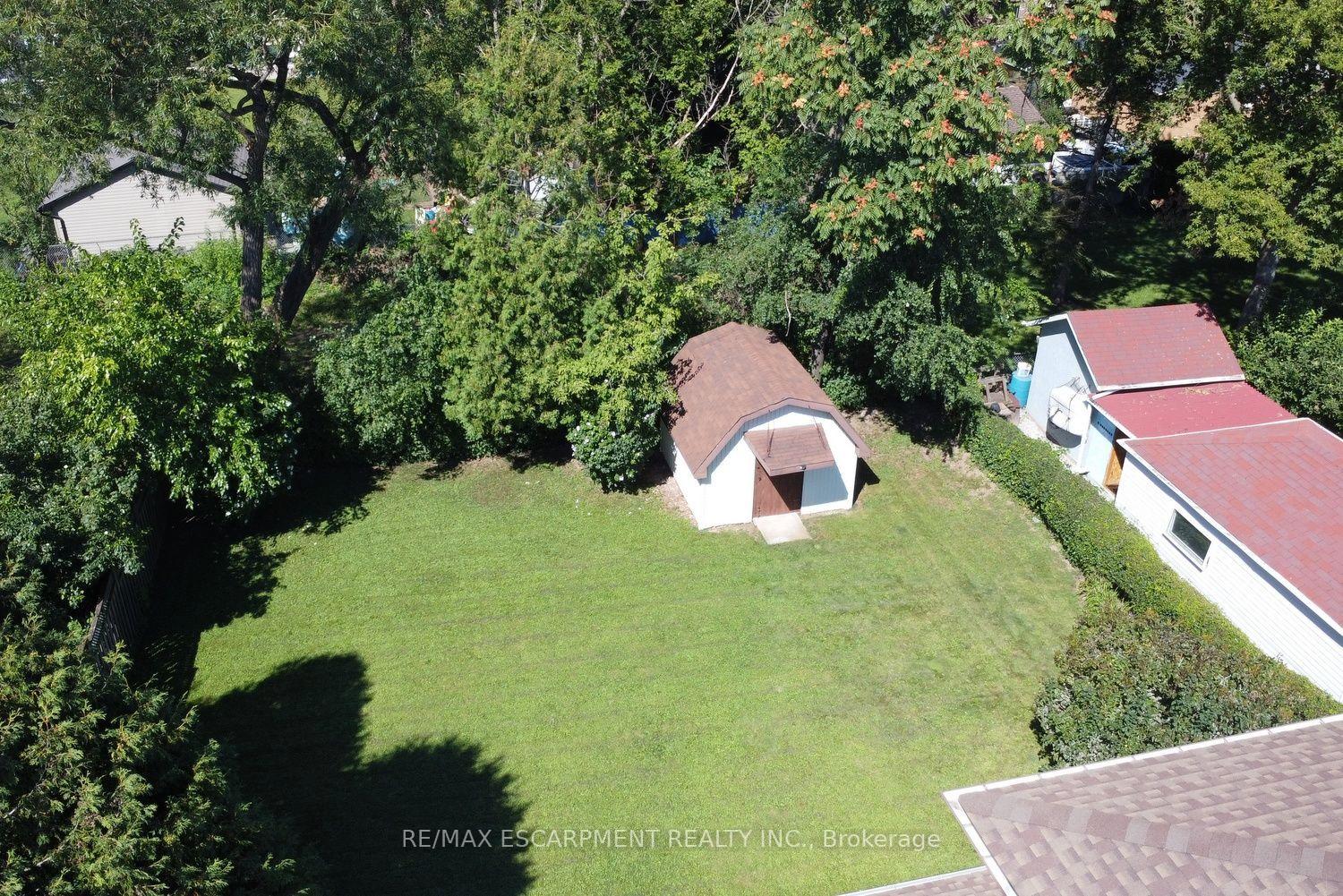 Photo 7 of 39 Chester Road, Hamilton, Stoney Creek — HOMEH
