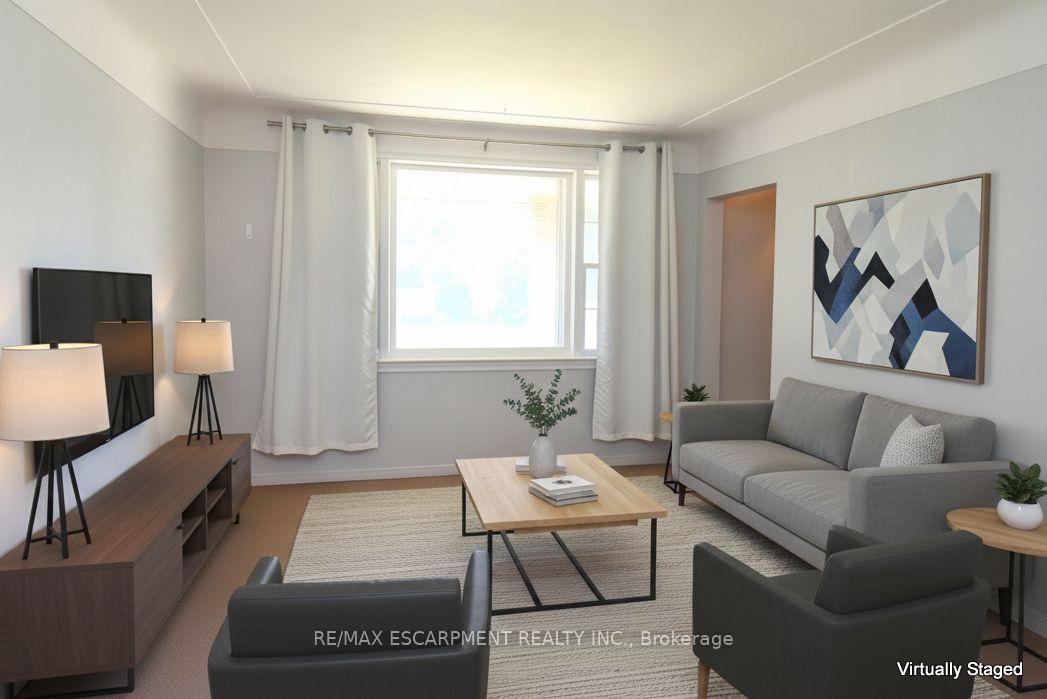 Photo 12 of 39 Chester Road, Hamilton, Stoney Creek — HOMEH