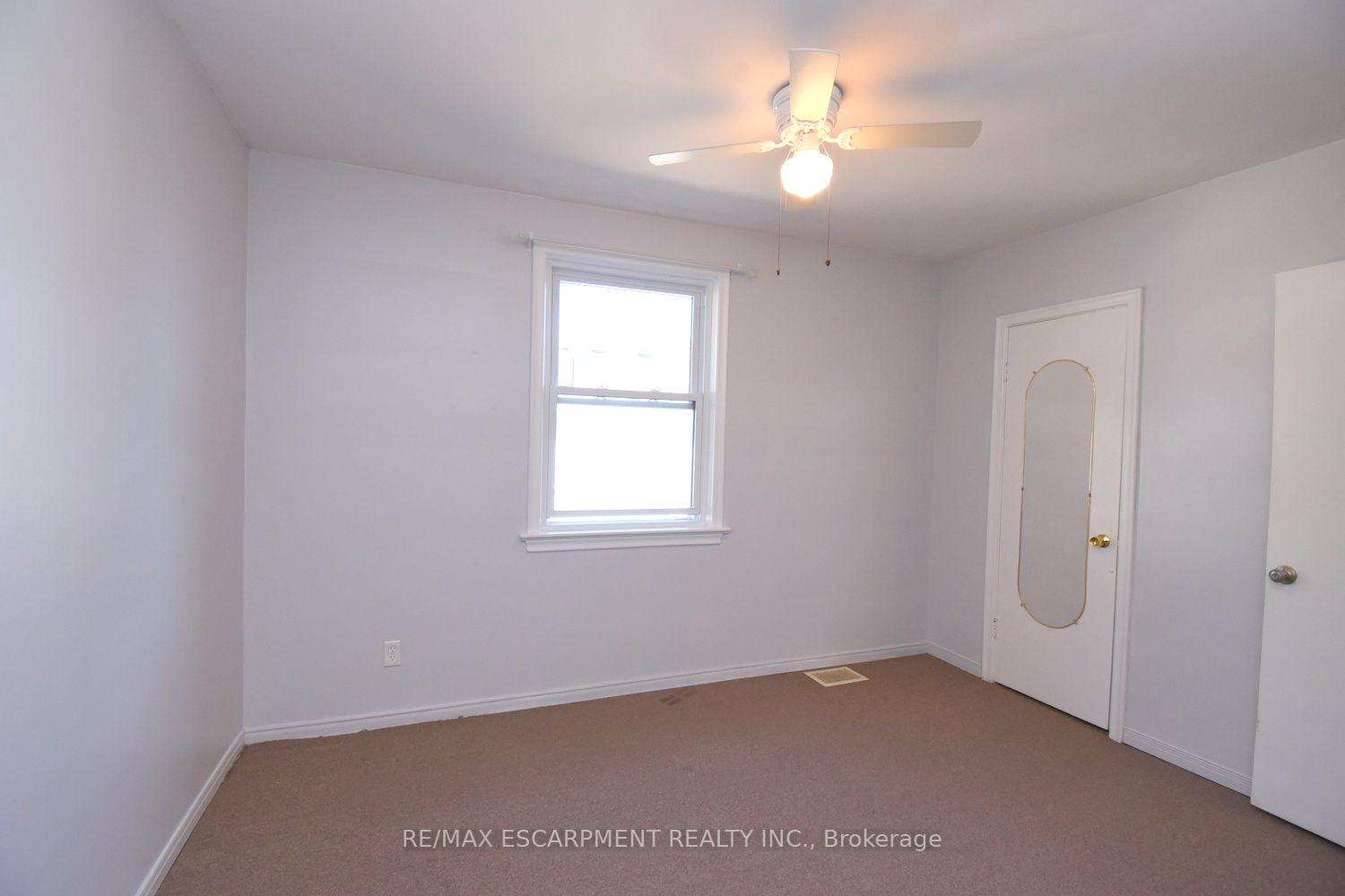 Photo 17 of 39 Chester Road, Hamilton, Stoney Creek — HOMEH