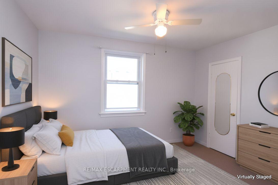 Photo 18 of 39 Chester Road, Hamilton, Stoney Creek — HOMEH