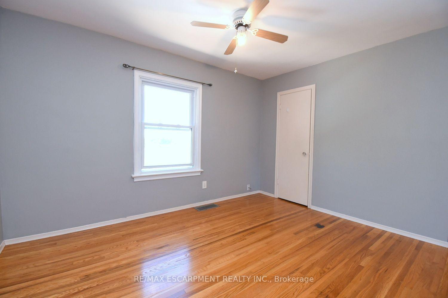 Photo 27 of 39 Chester Road, Hamilton, Stoney Creek — HOMEH