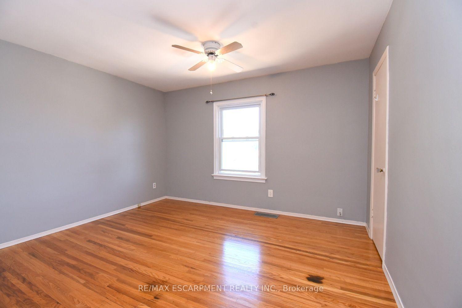 Photo 28 of 39 Chester Road, Hamilton, Stoney Creek — HOMEH