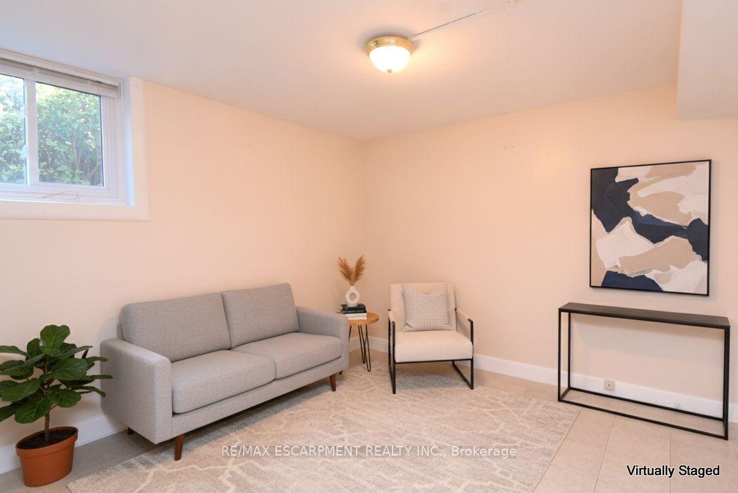 Photo 44 of 39 Chester Road, Hamilton, Stoney Creek — HOMEH
