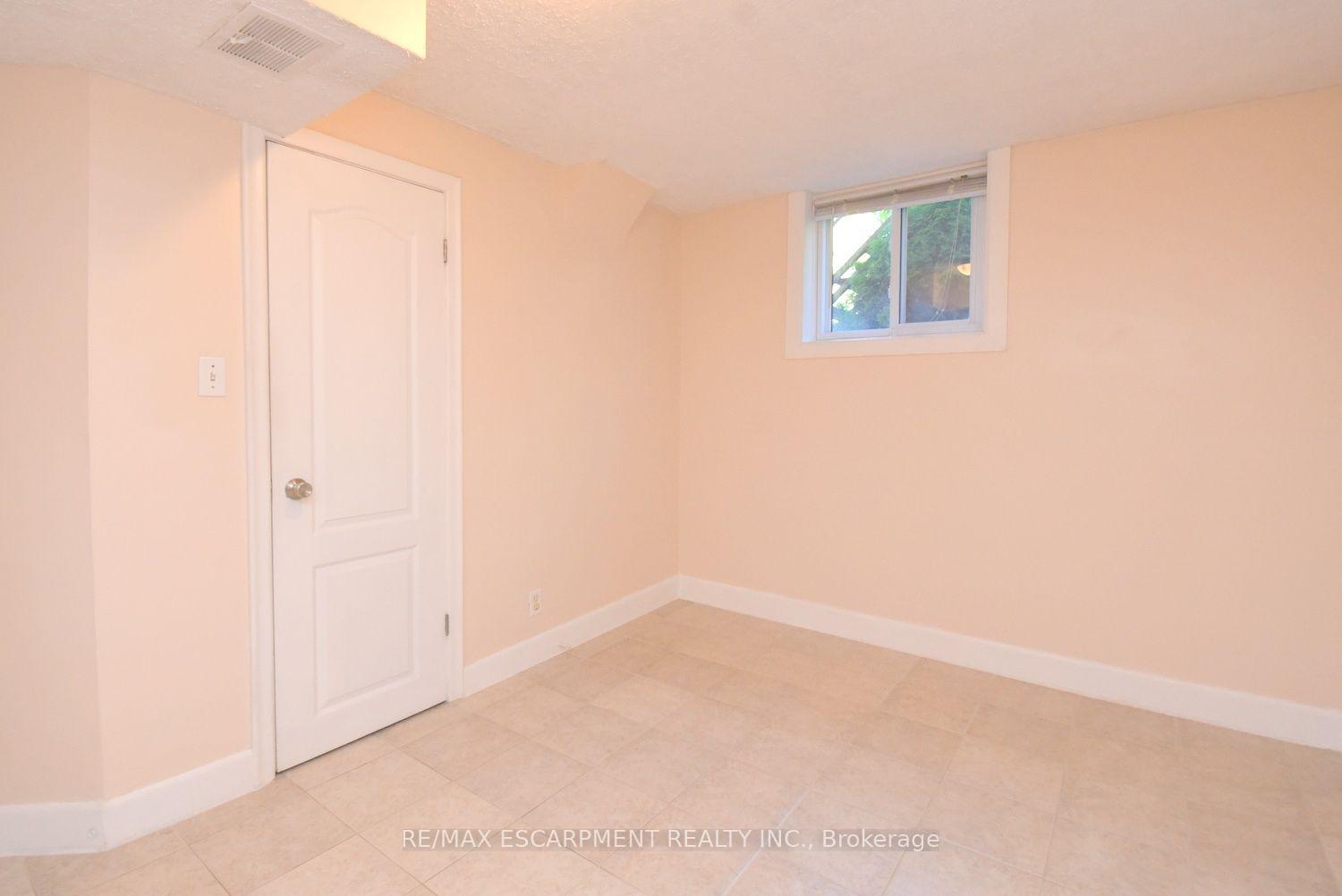 Photo 45 of 39 Chester Road, Hamilton, Stoney Creek — HOMEH