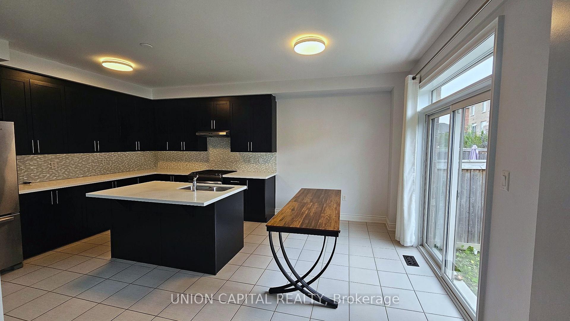 Photo 7 of 168 Roy Harper Avenue, Aurora, Rural Aurora — HOMEH