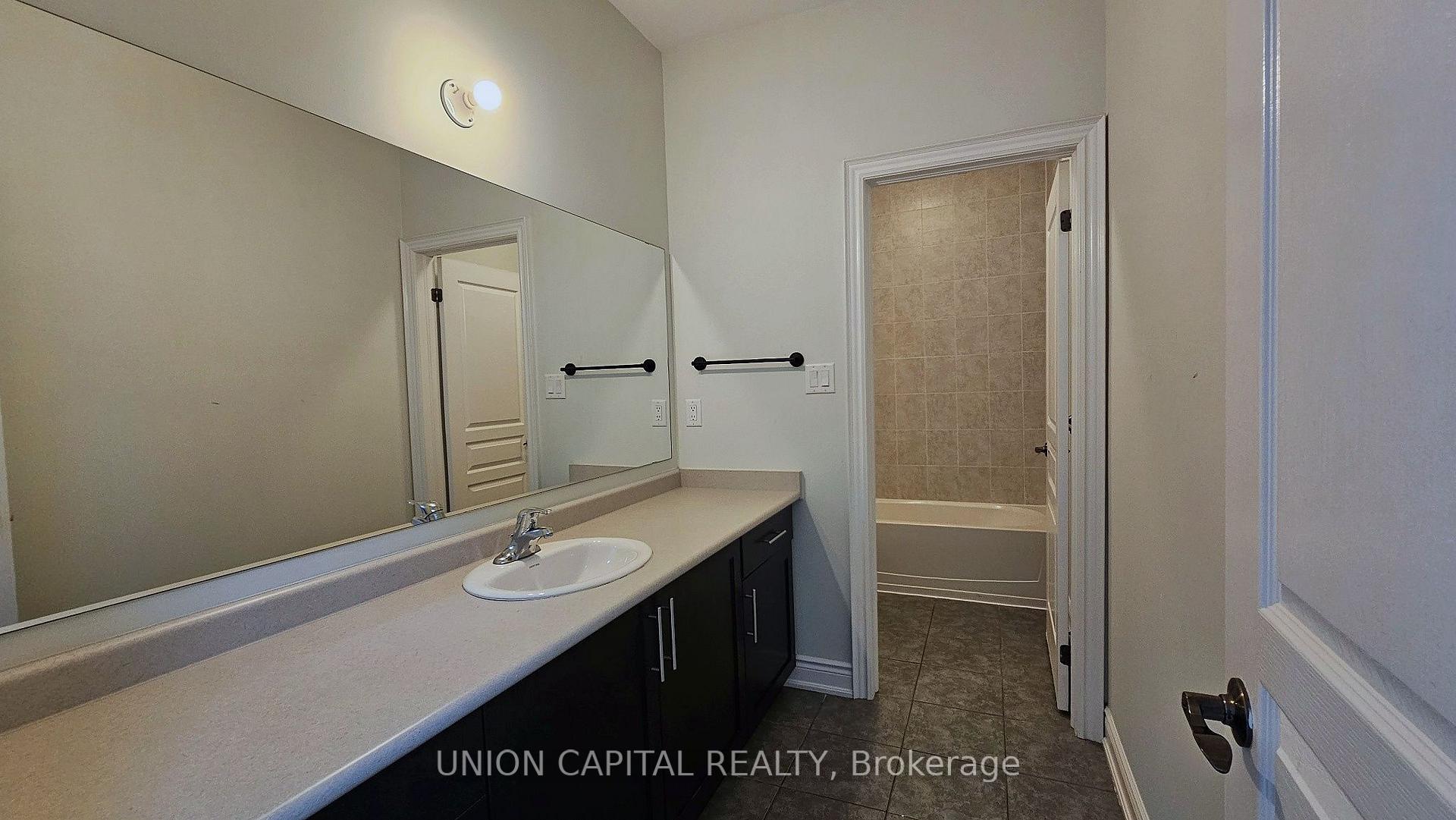 Photo 14 of 168 Roy Harper Avenue, Aurora, Rural Aurora — HOMEH