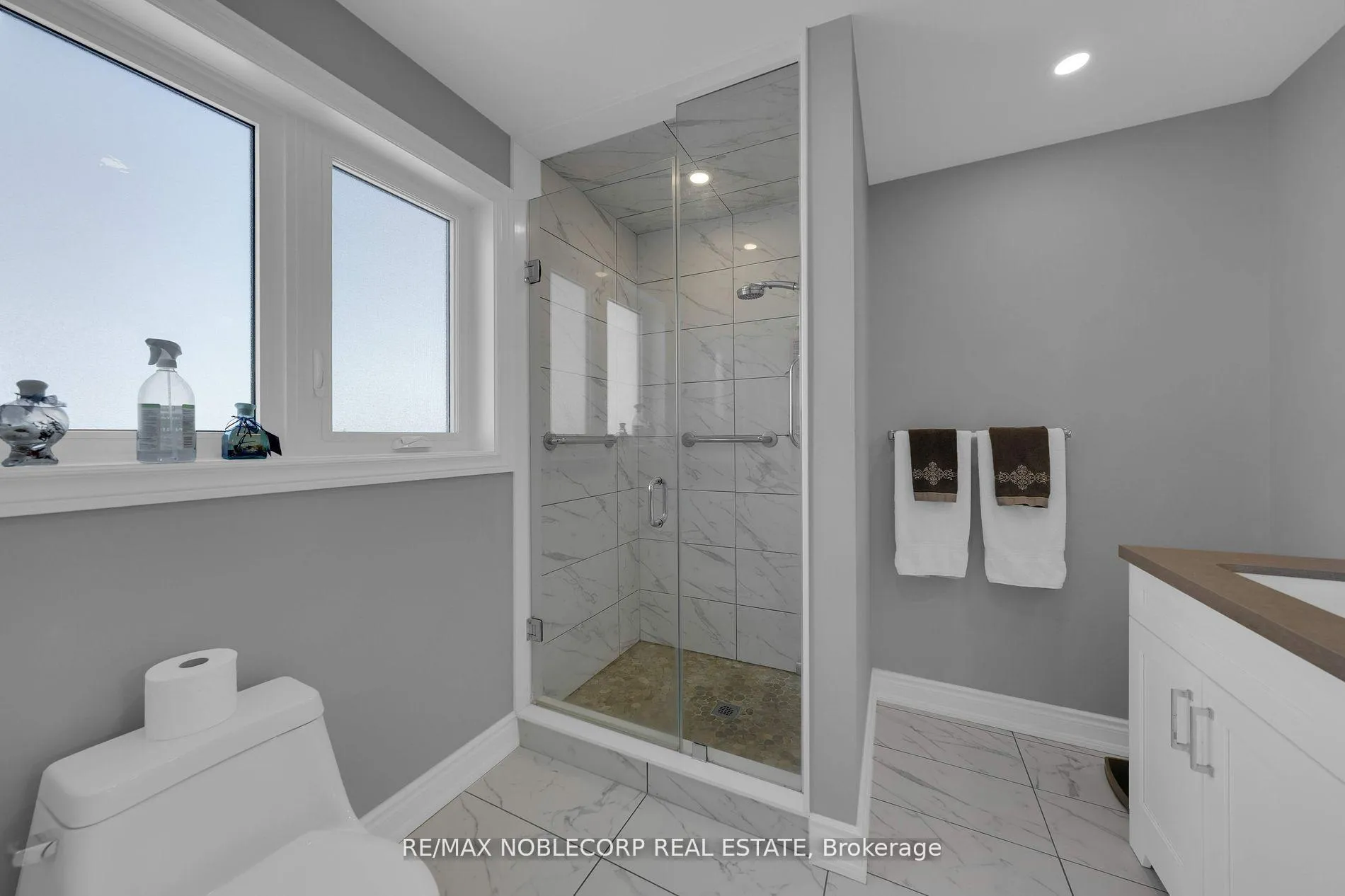 Photo 27 of 11 Royalton Drive, Caledon, Bolton East — HOMEH