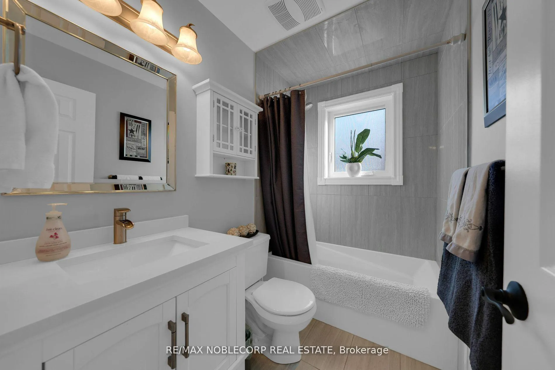 Photo 30 of 11 Royalton Drive, Caledon, Bolton East — HOMEH