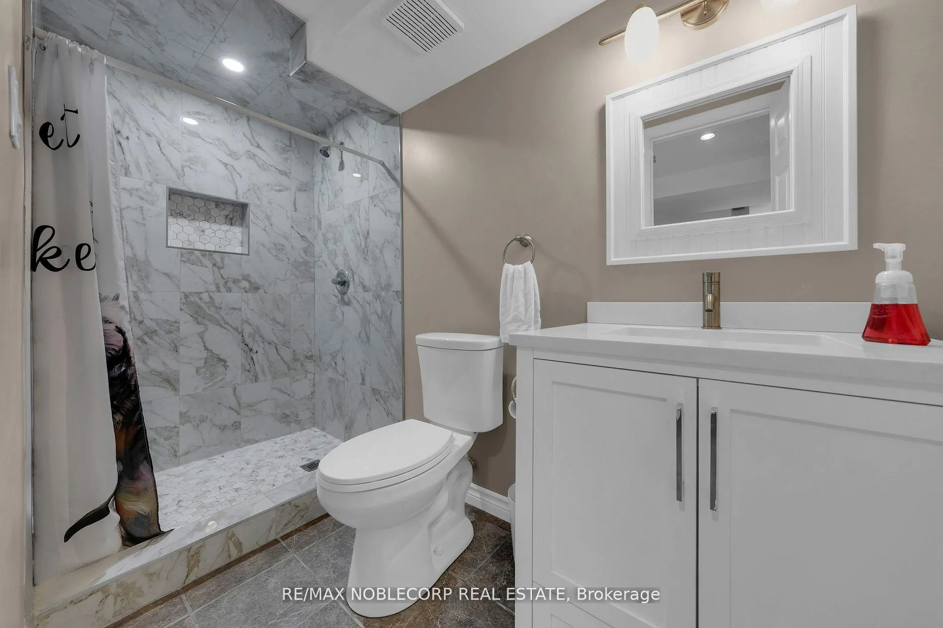 Photo 43 of 11 Royalton Drive, Caledon, Bolton East — HOMEH