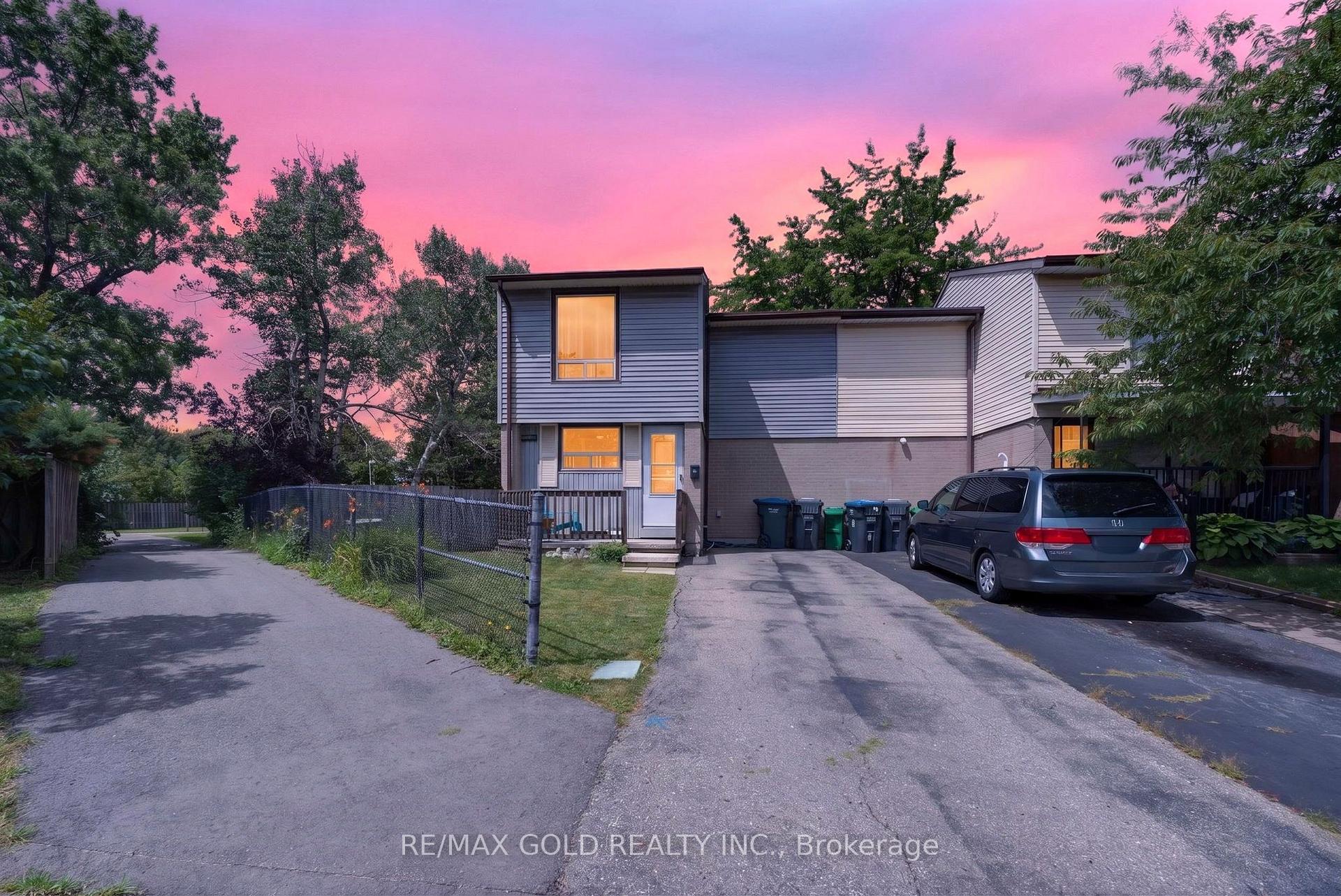 Photo 1 of 13 Gold Pine Court, Brampton, Northgate — HOMEH
