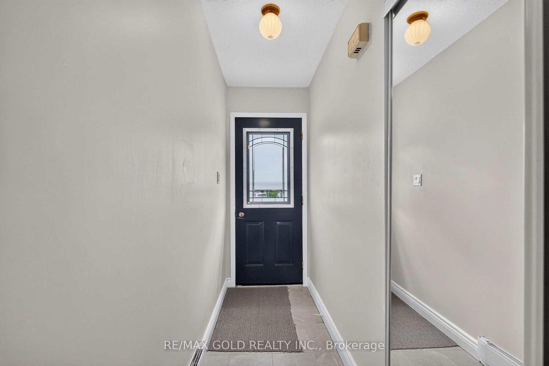 Photo 4 of 13 Gold Pine Court, Brampton, Northgate — HOMEH