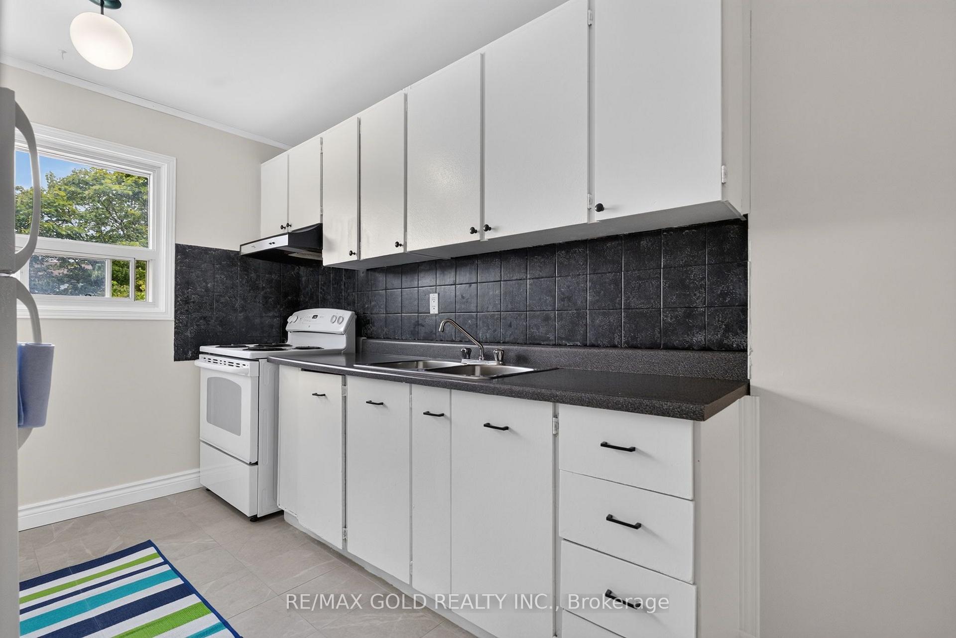 Photo 6 of 13 Gold Pine Court, Brampton, Northgate — HOMEH