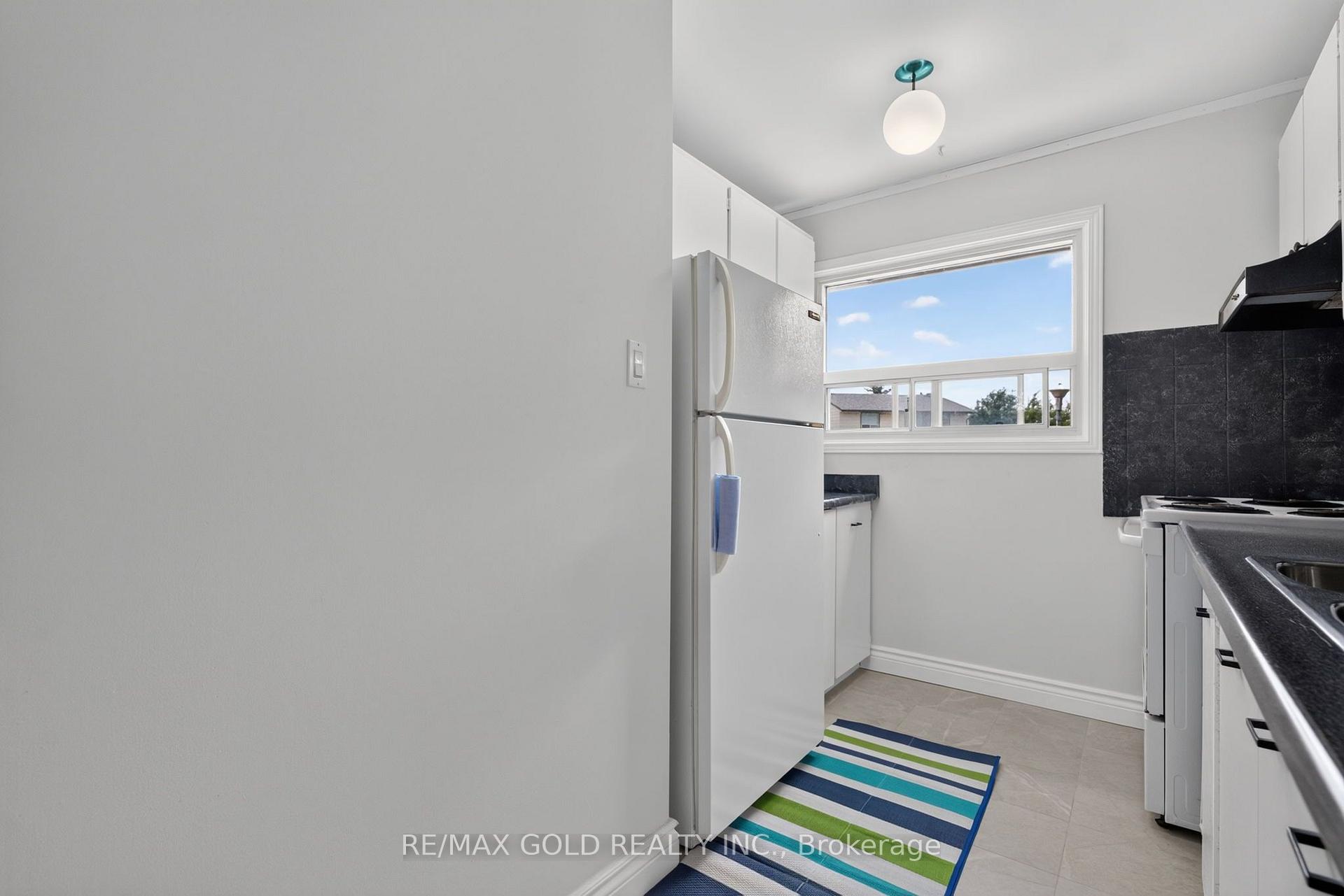 Photo 7 of 13 Gold Pine Court, Brampton, Northgate — HOMEH