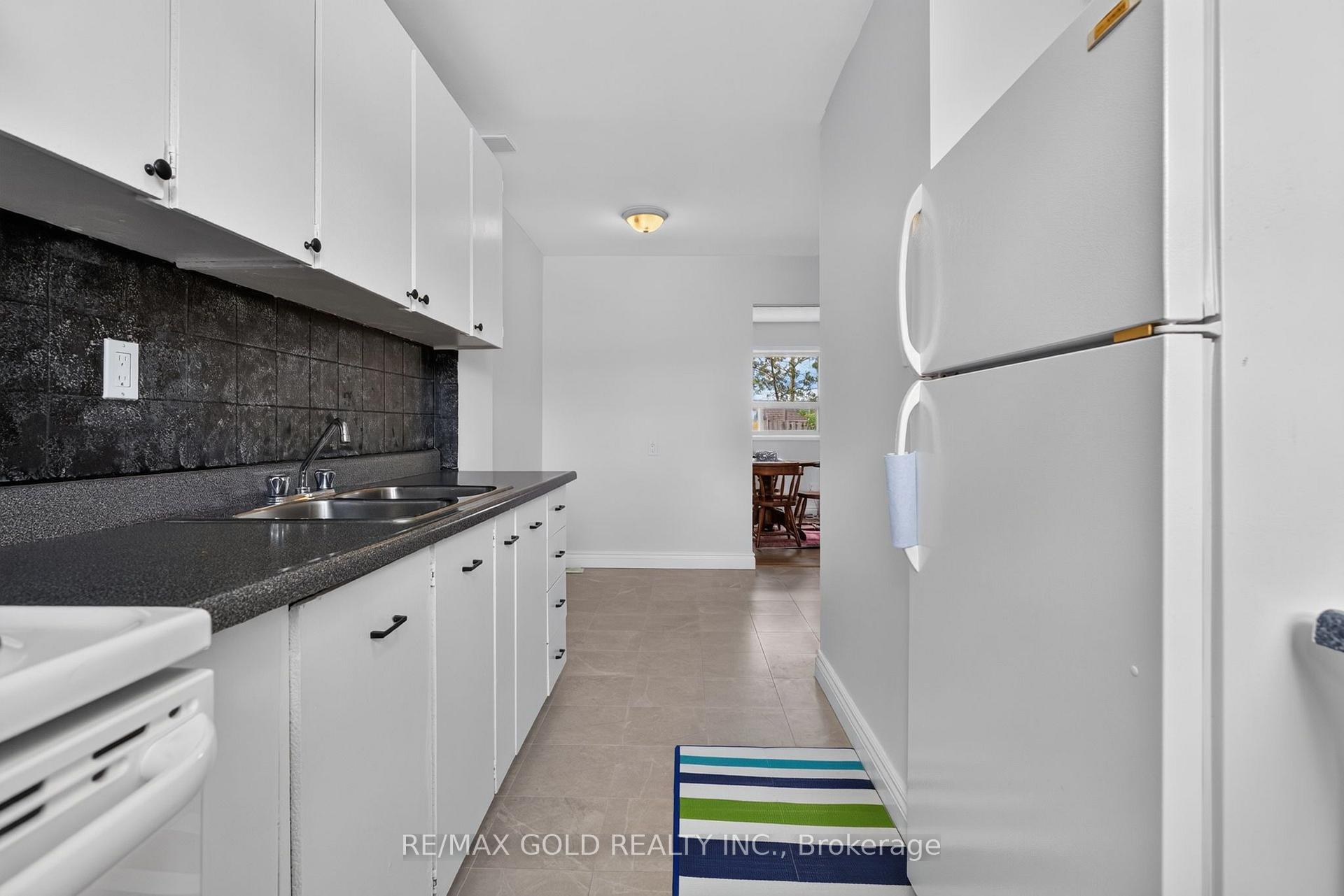 Photo 8 of 13 Gold Pine Court, Brampton, Northgate — HOMEH