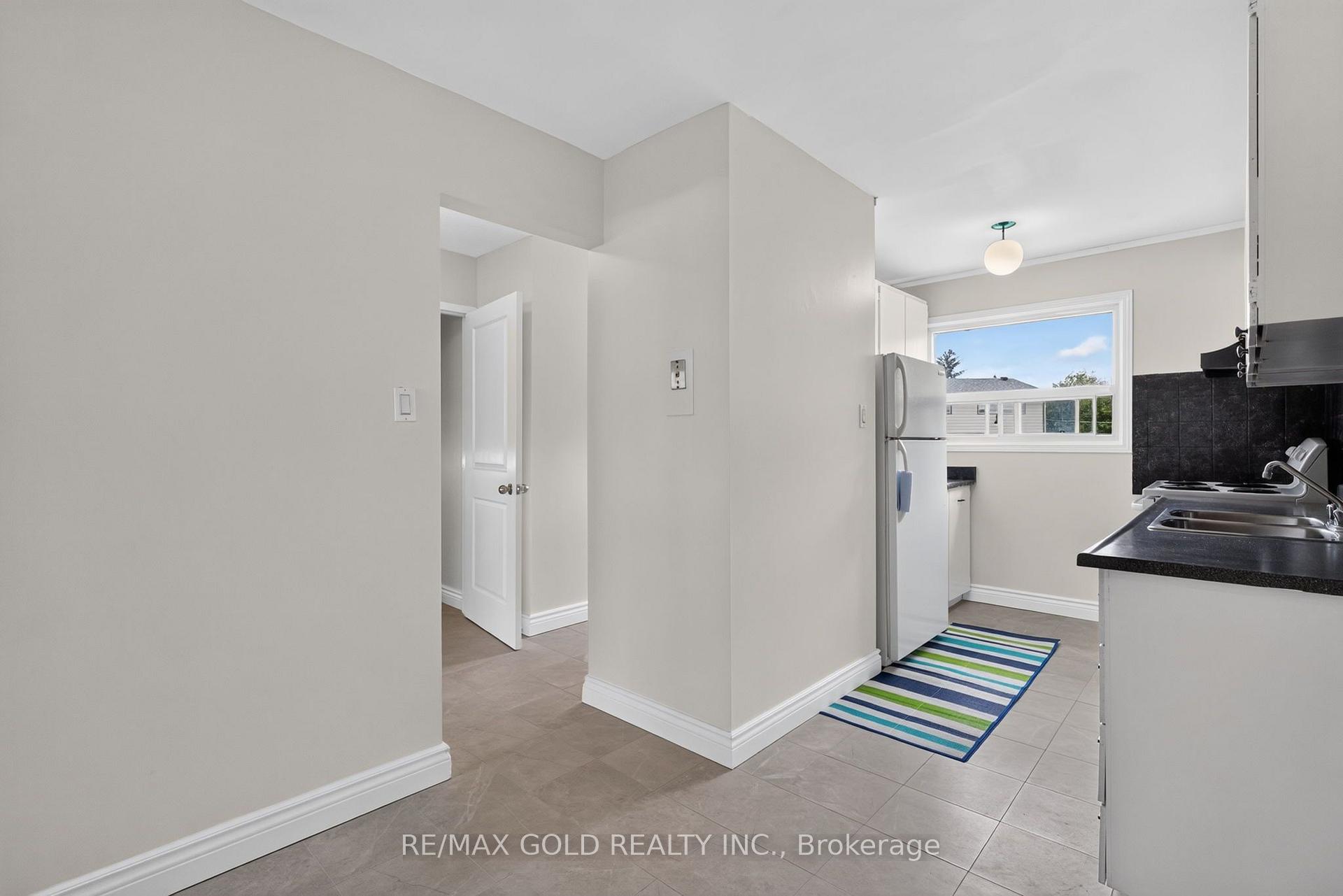 Photo 9 of 13 Gold Pine Court, Brampton, Northgate — HOMEH