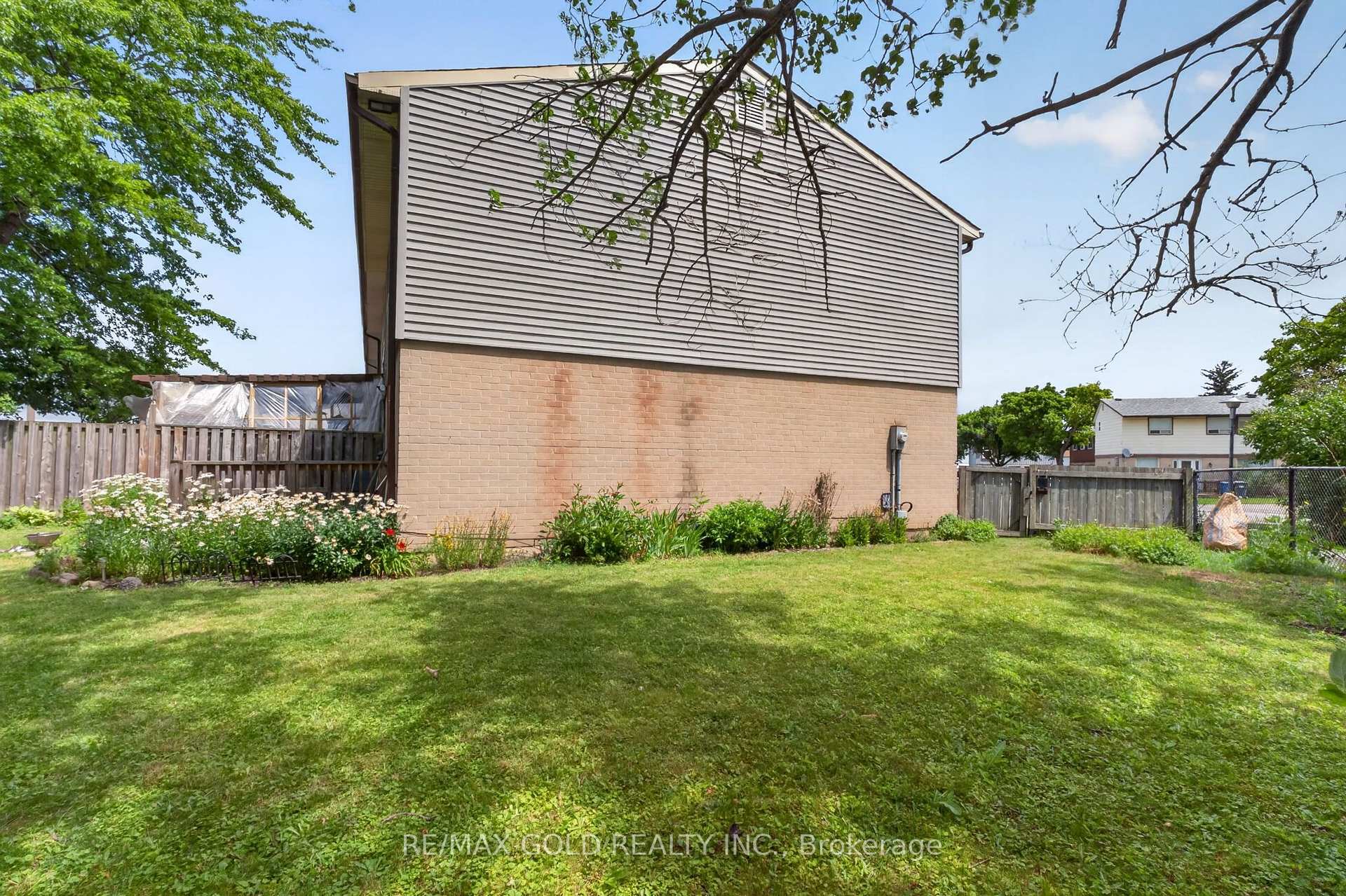 Photo 38 of 13 Gold Pine Court, Brampton, Northgate — HOMEH