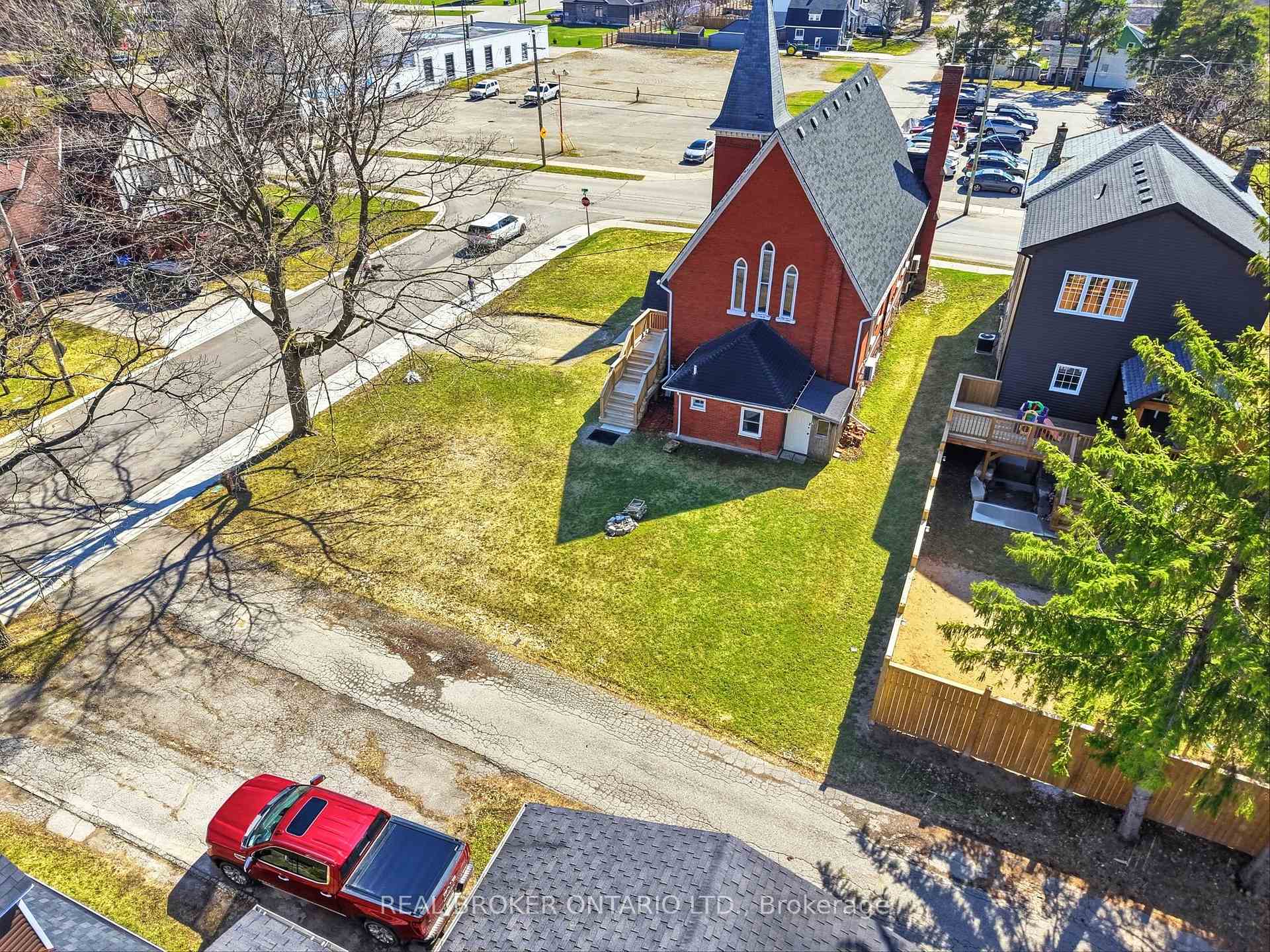 Photo 28 of 20 Mill Street E, Perth East, Milverton — HOMEH
