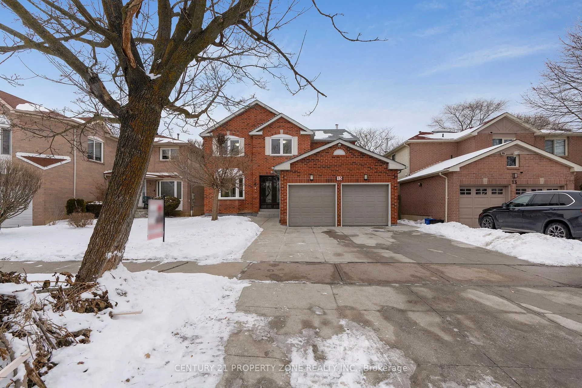 Photo 2 of 15 Keystone Drive, Brampton, Brampton South — HOMEH