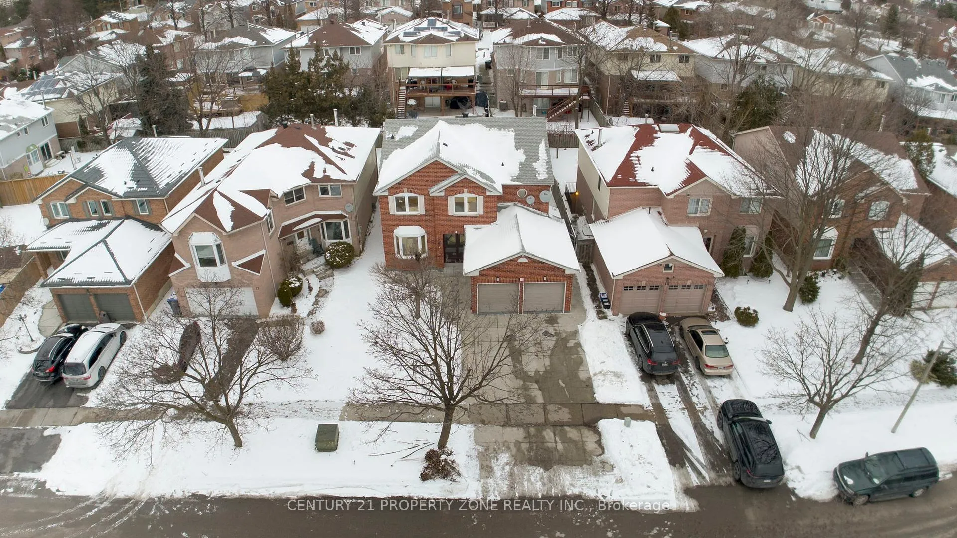 Photo 3 of 15 Keystone Drive, Brampton, Brampton South — HOMEH