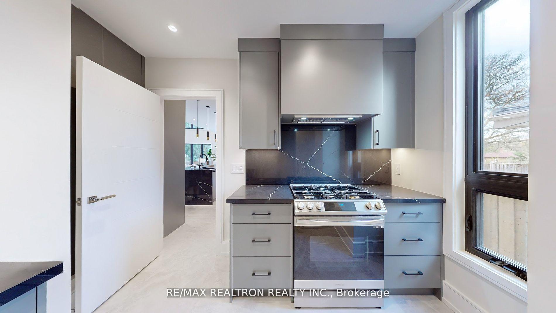 Photo 15 of 84 Murray Drive, Aurora, Aurora Highlands — HOMEH