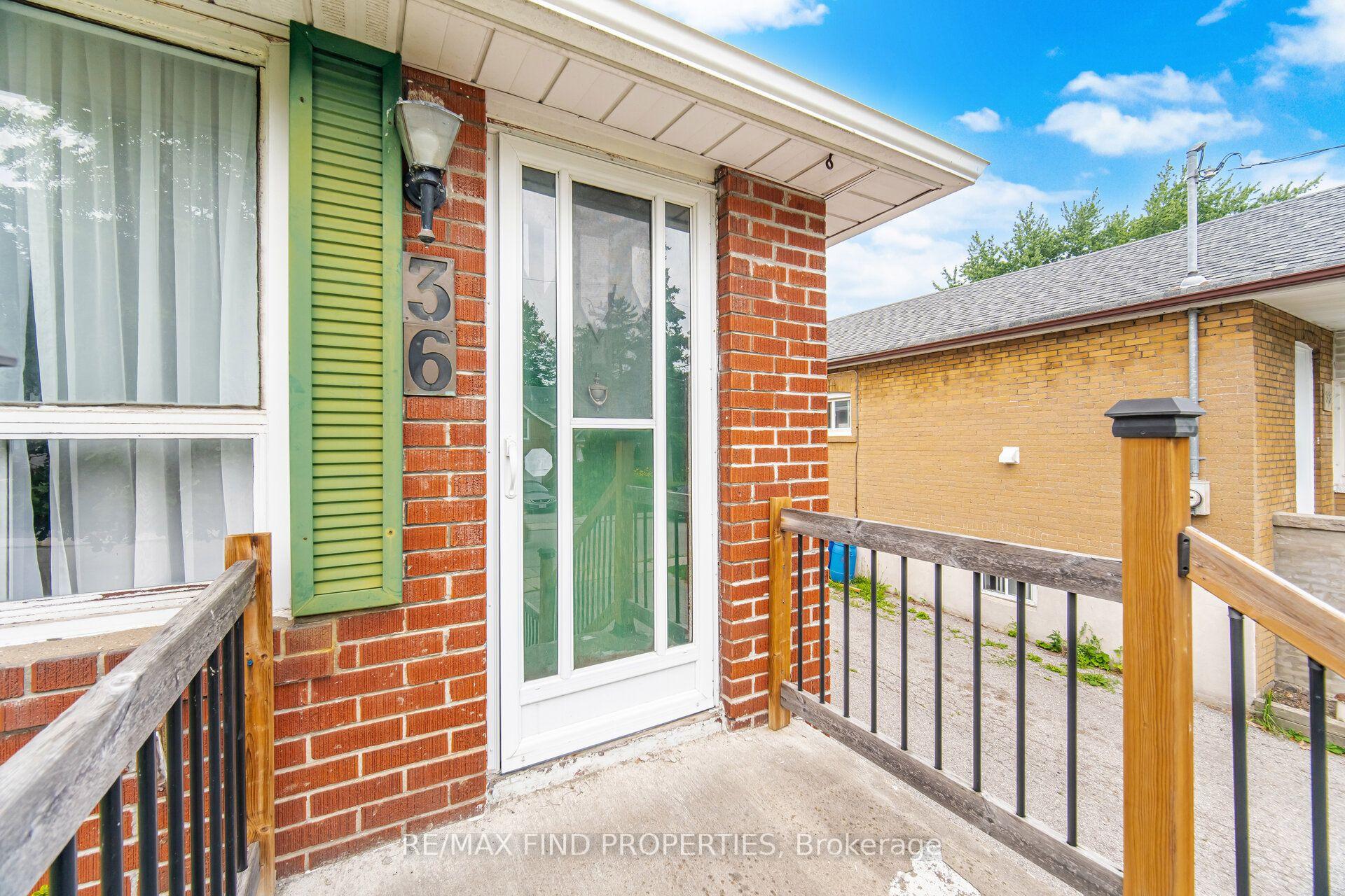 Photo 6 of 36 Pinegrove Avenue, Scarborough, Birchcliffe-Cliffside — HOMEH