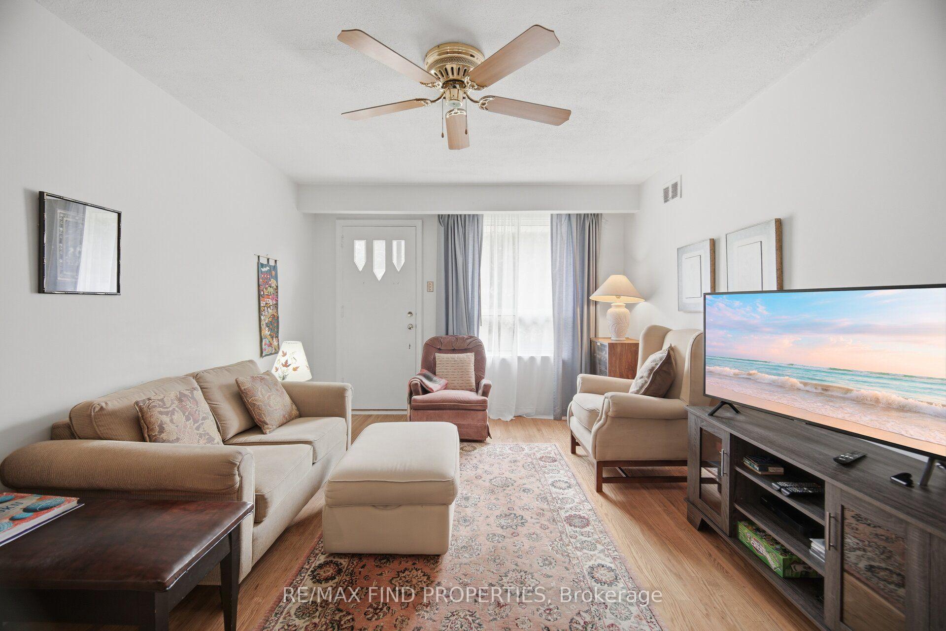 Photo 9 of 36 Pinegrove Avenue, Scarborough, Birchcliffe-Cliffside — HOMEH