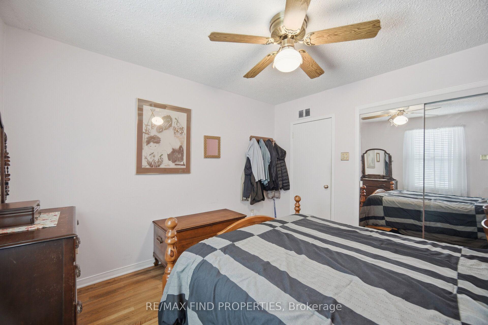 Photo 18 of 36 Pinegrove Avenue, Scarborough, Birchcliffe-Cliffside — HOMEH
