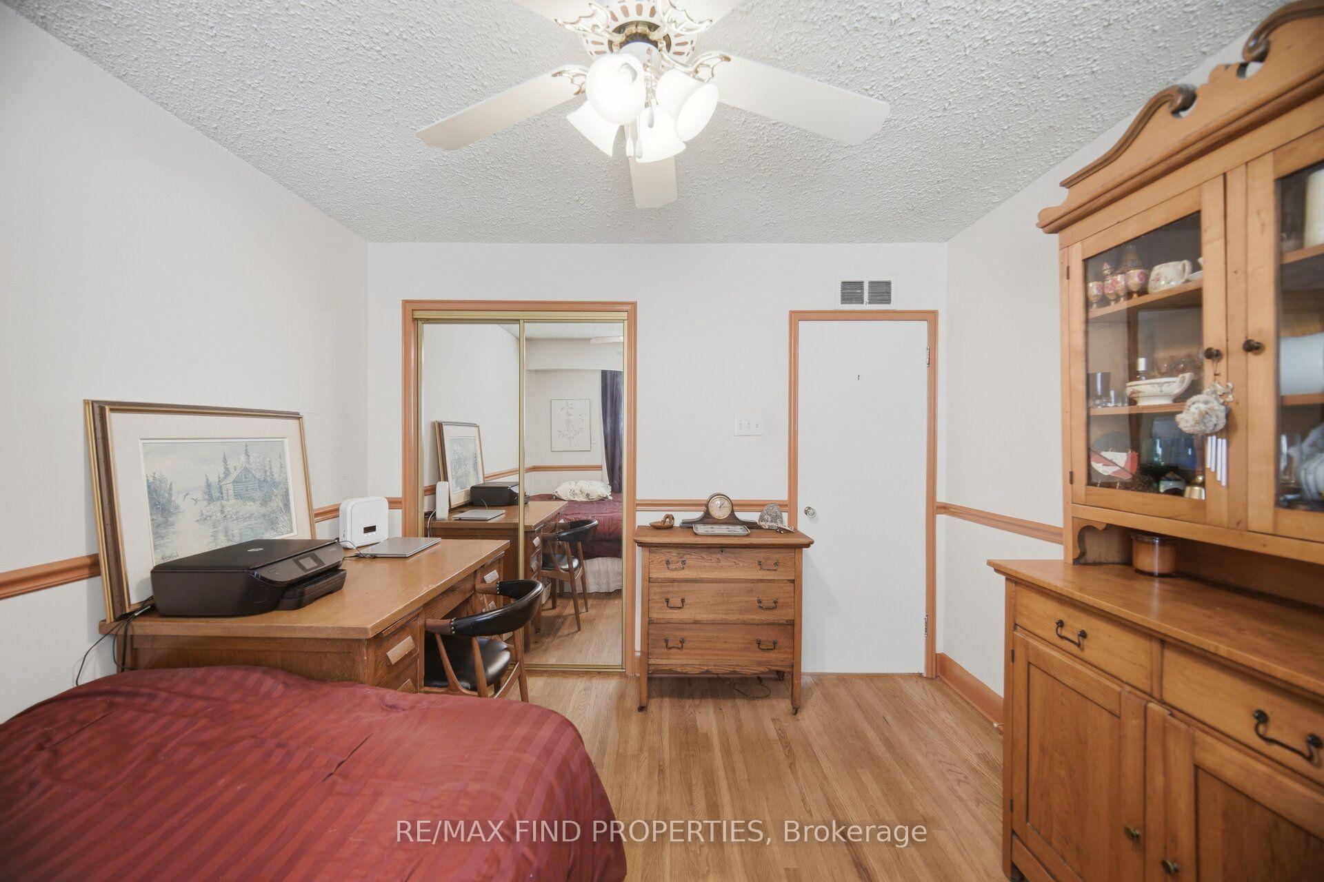 Photo 21 of 36 Pinegrove Avenue, Scarborough, Birchcliffe-Cliffside — HOMEH