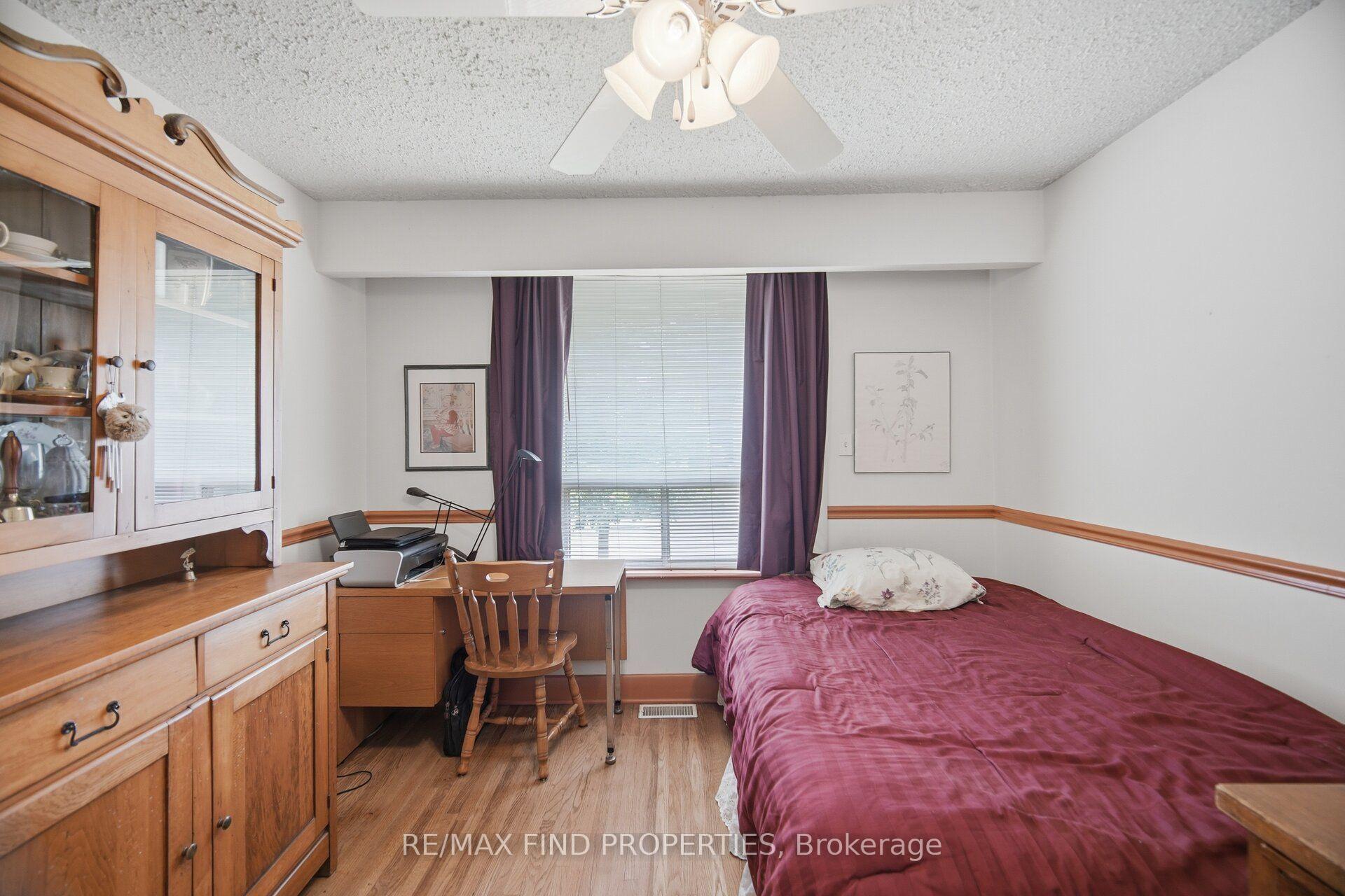 Photo 22 of 36 Pinegrove Avenue, Scarborough, Birchcliffe-Cliffside — HOMEH