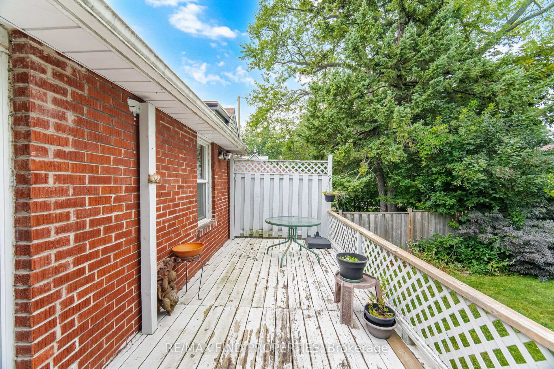 Photo 30 of 36 Pinegrove Avenue, Scarborough, Birchcliffe-Cliffside — HOMEH