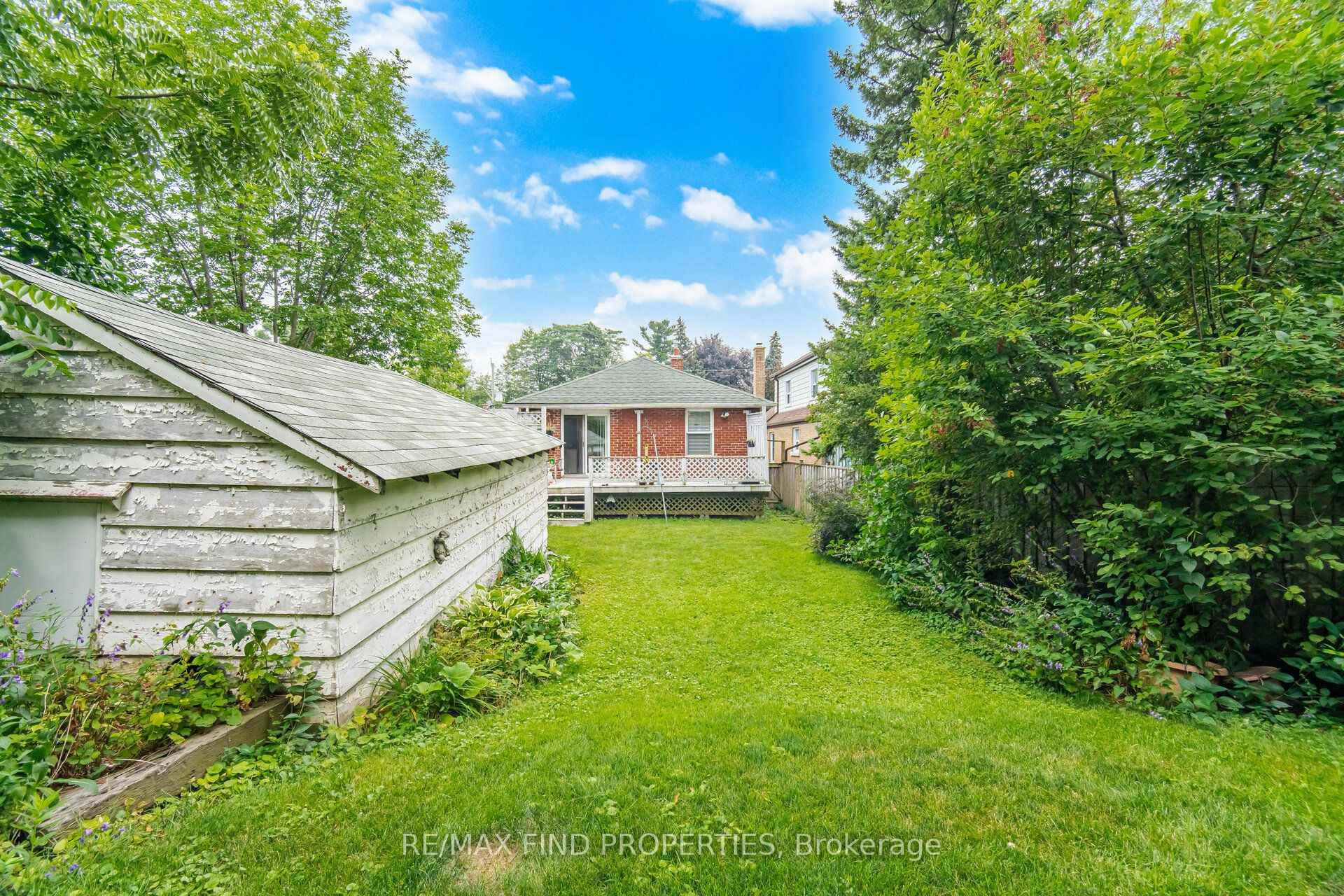 Photo 34 of 36 Pinegrove Avenue, Scarborough, Birchcliffe-Cliffside — HOMEH