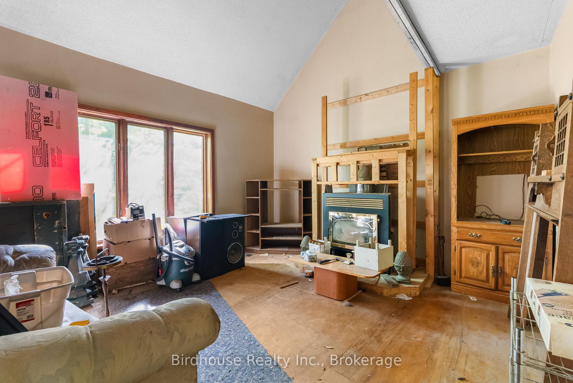 Photo 8 of 79 Honeysuckle Road, Kawartha Lakes, Laxton/Digby/Longford — HOMEH