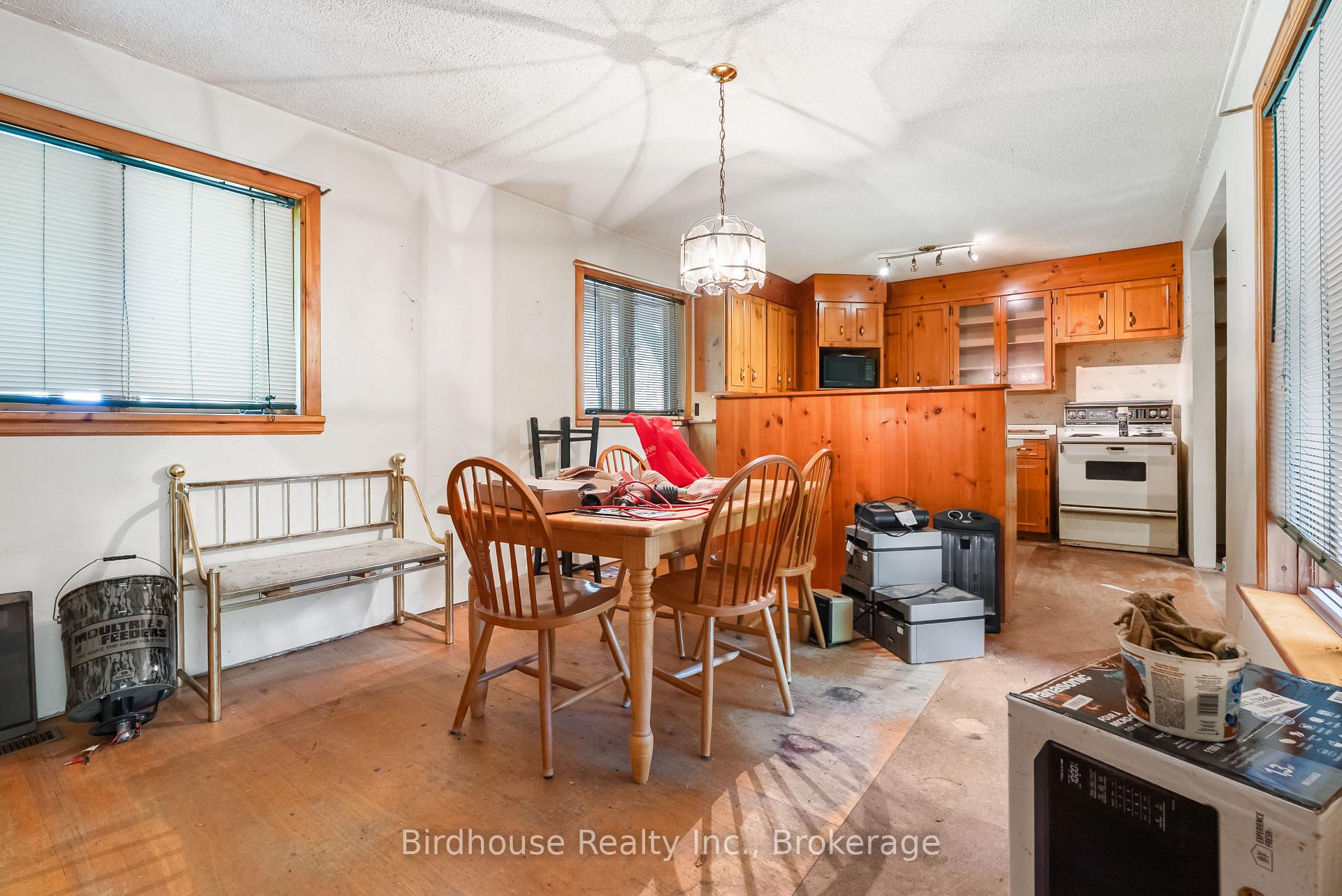 Photo 11 of 79 Honeysuckle Road, Kawartha Lakes, Laxton/Digby/Longford — HOMEH