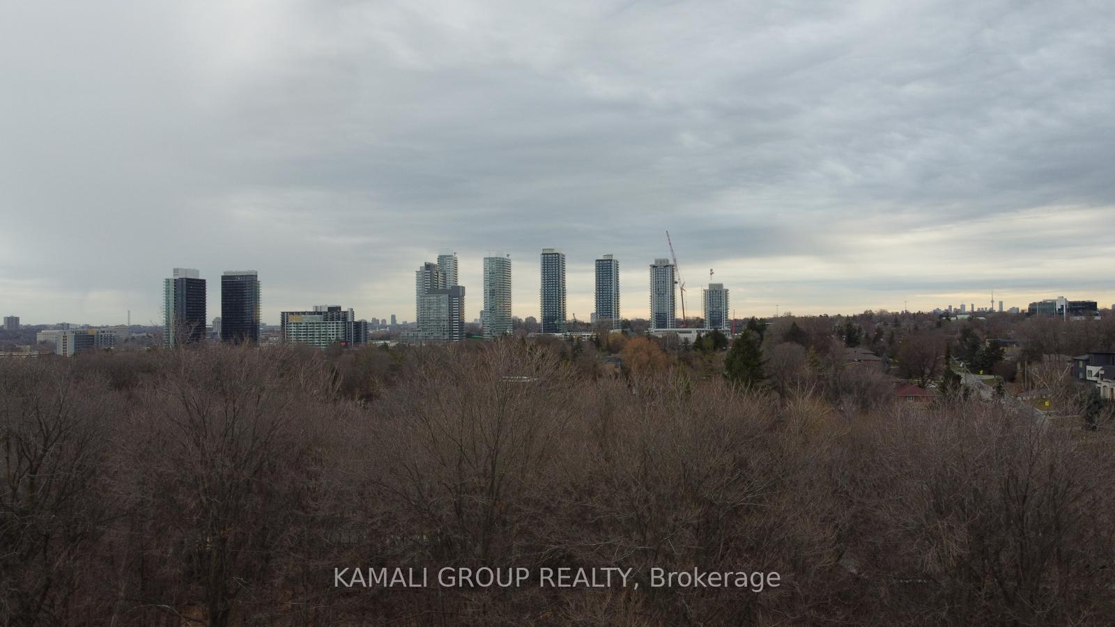 Photo 5 of 117 Citation Drive, North York, Bayview Village — HOMEH